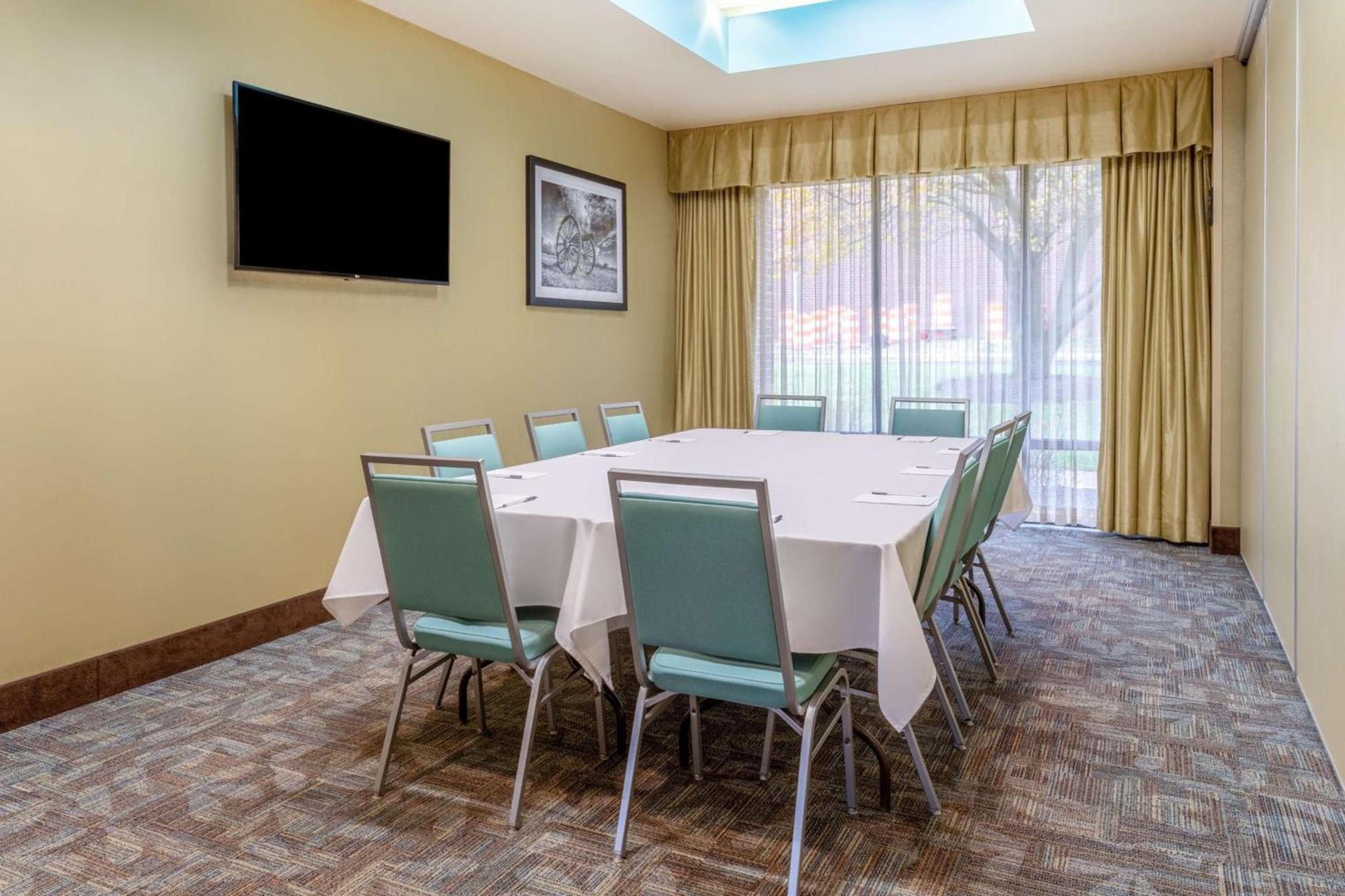 Hampton Inn Manassas photo 33