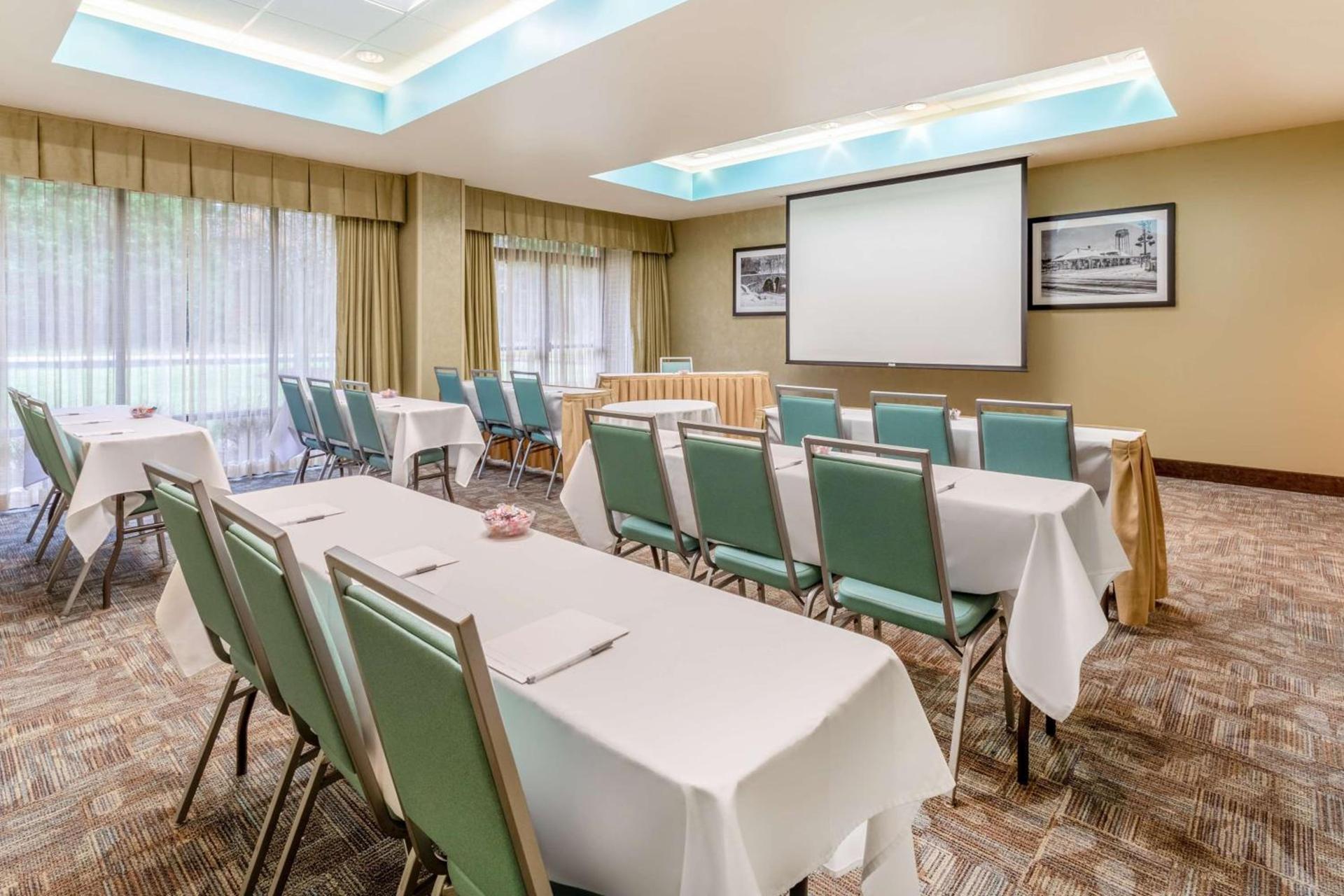Hampton Inn Manassas photo 34