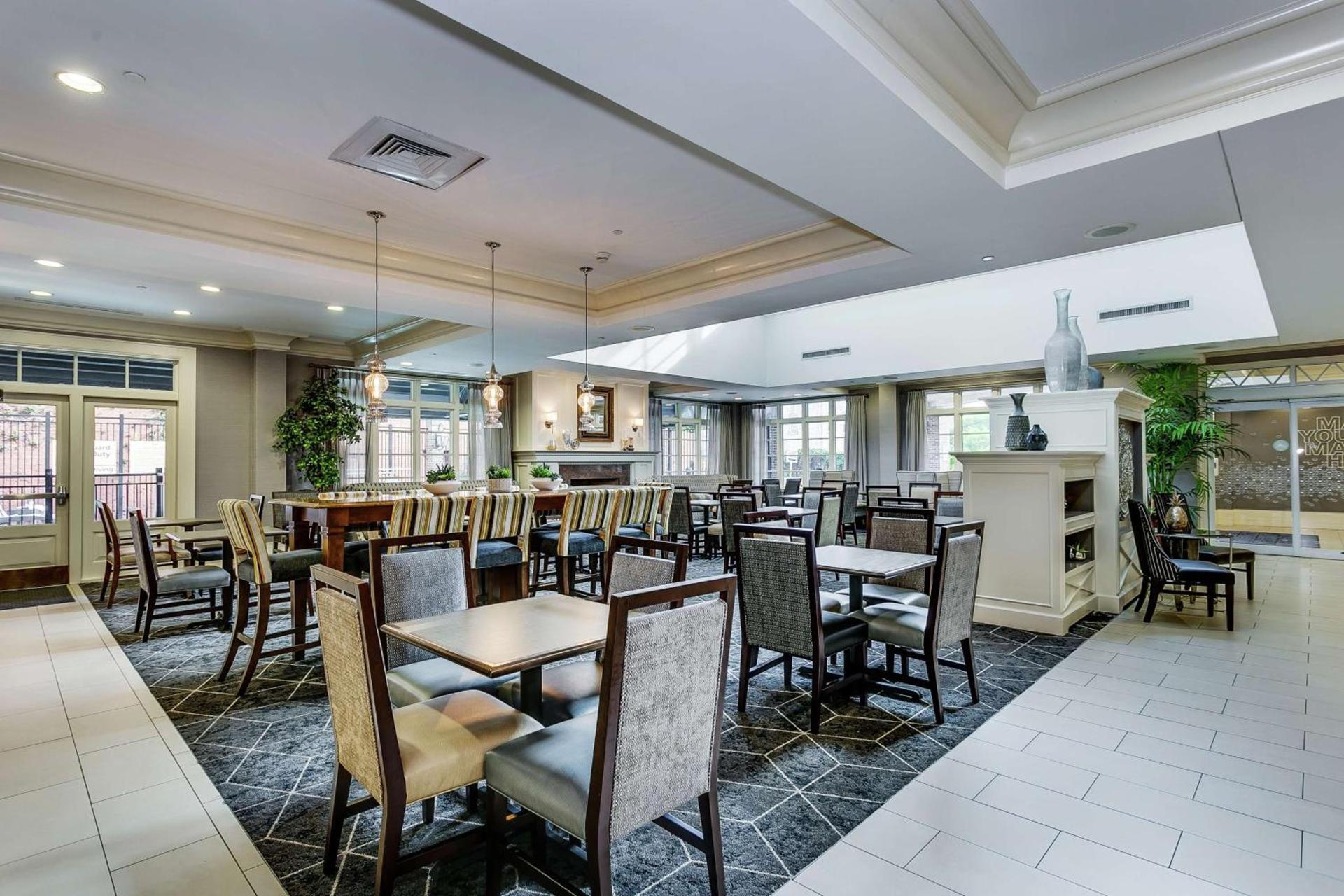 Hampton Inn & Suites Mobile - Downtown Historic District photo 11