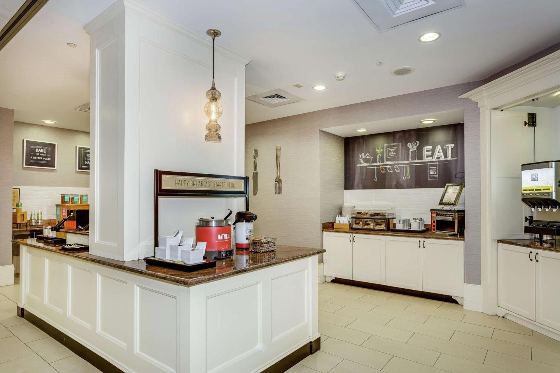 Hampton Inn & Suites Mobile - Downtown Historic District photo 13