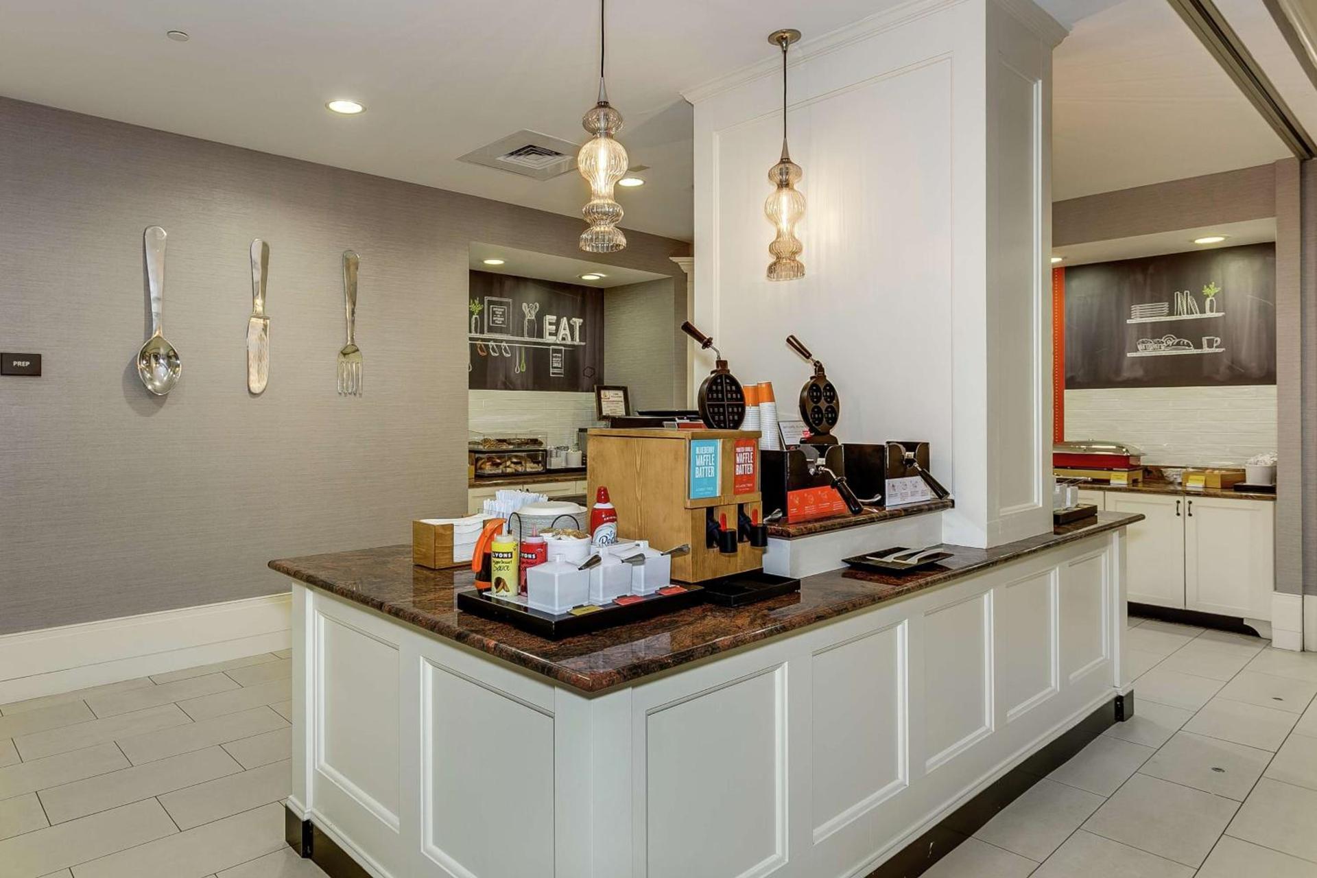 Hampton Inn & Suites Mobile - Downtown Historic District photo 14