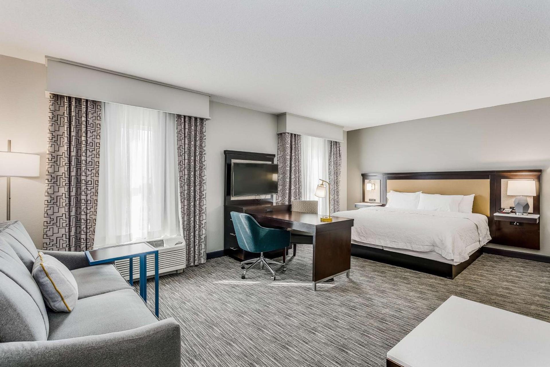 Hampton Inn & Suites Mobile - Downtown Historic District photo 33