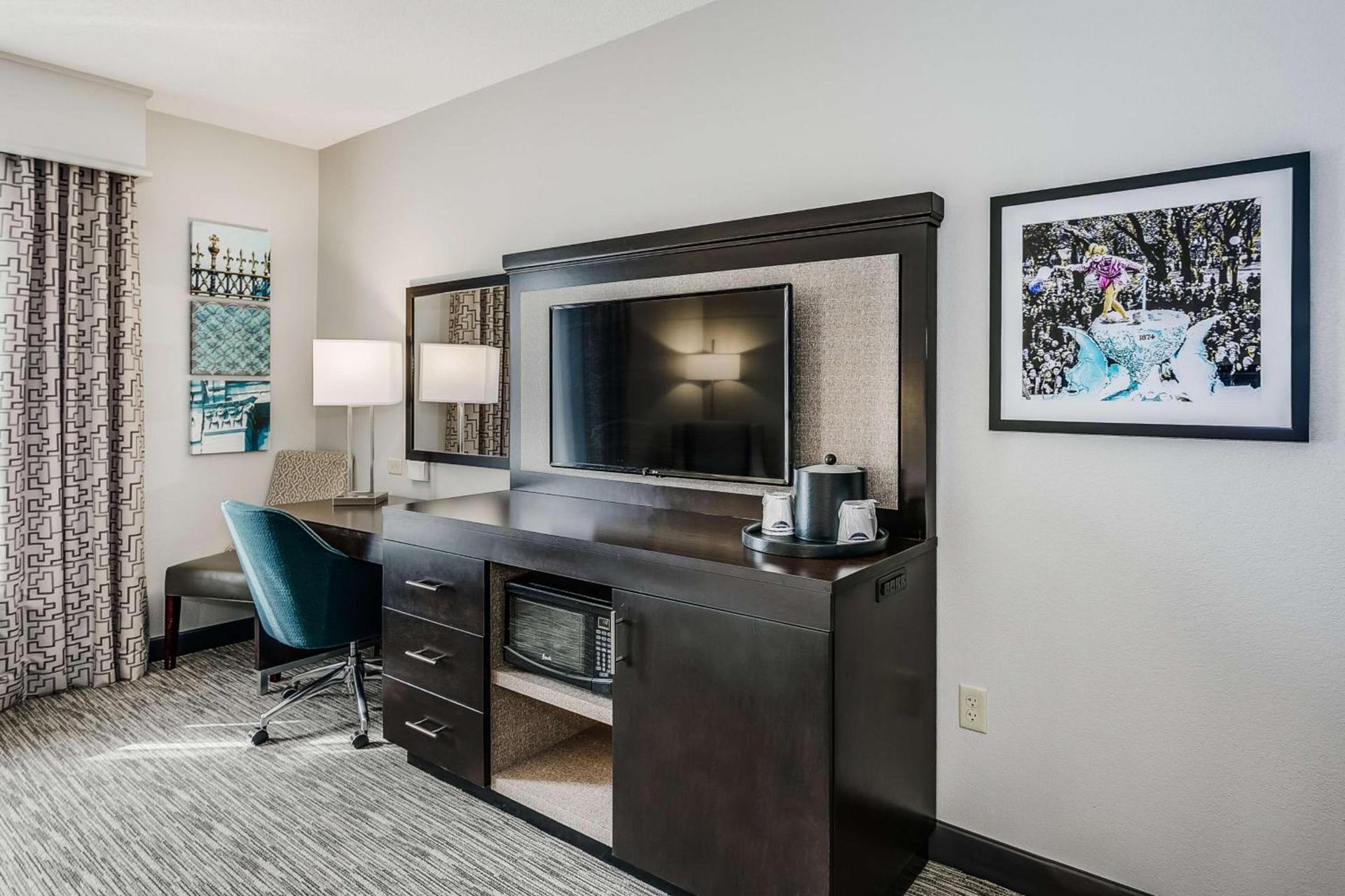 Hampton Inn & Suites Mobile - Downtown Historic District photo 35