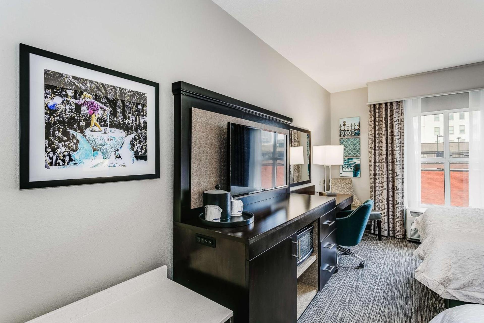 Hampton Inn & Suites Mobile - Downtown Historic District photo 50