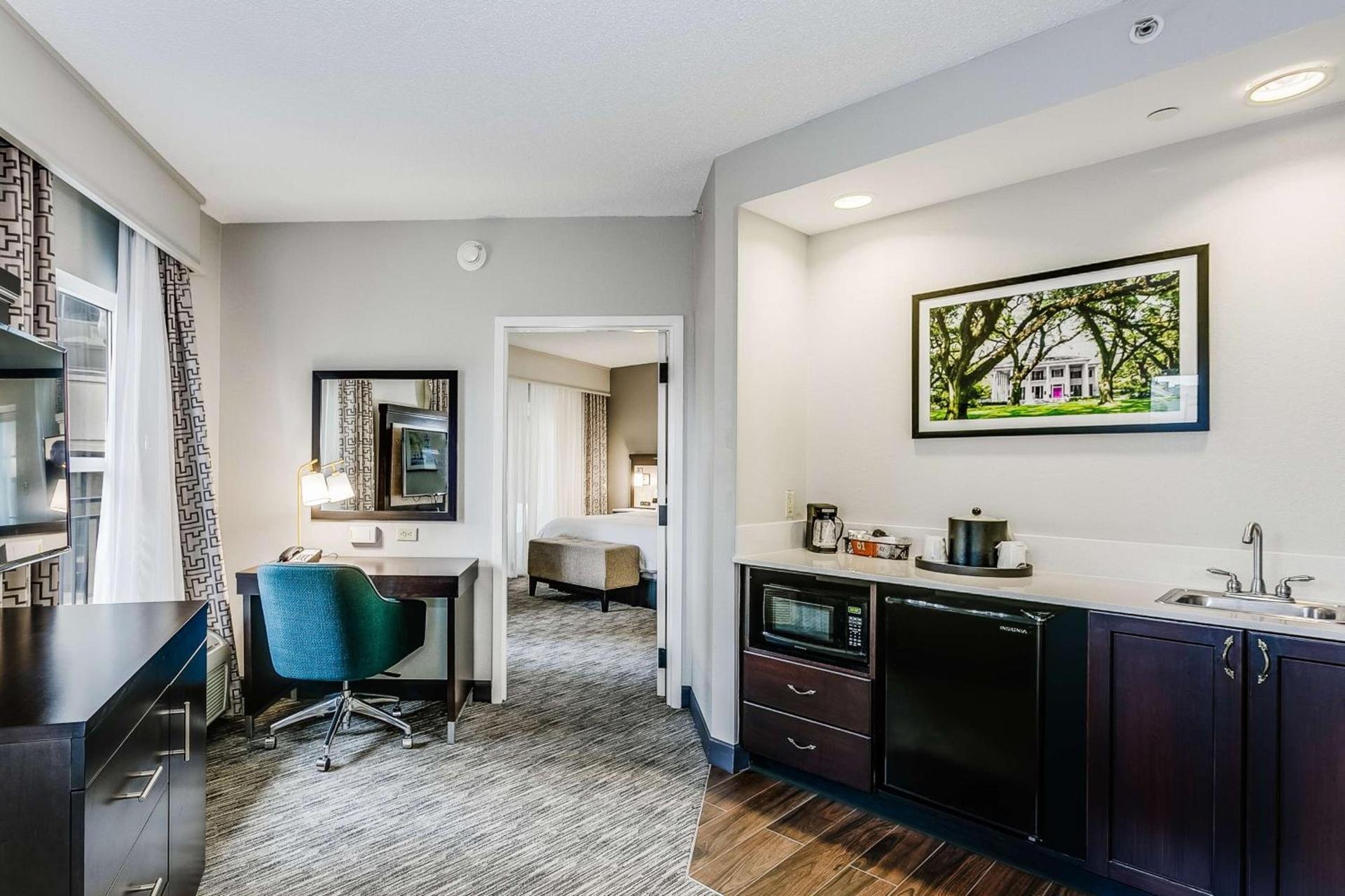 Hampton Inn & Suites Mobile - Downtown Historic District photo 54