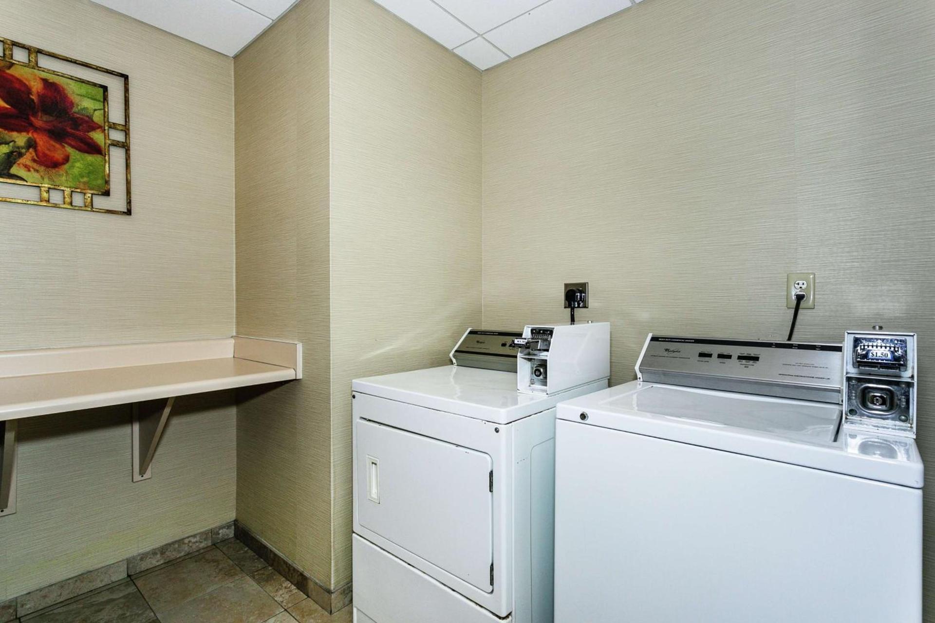 Hampton Inn & Suites Mobile - Downtown Historic District photo 63
