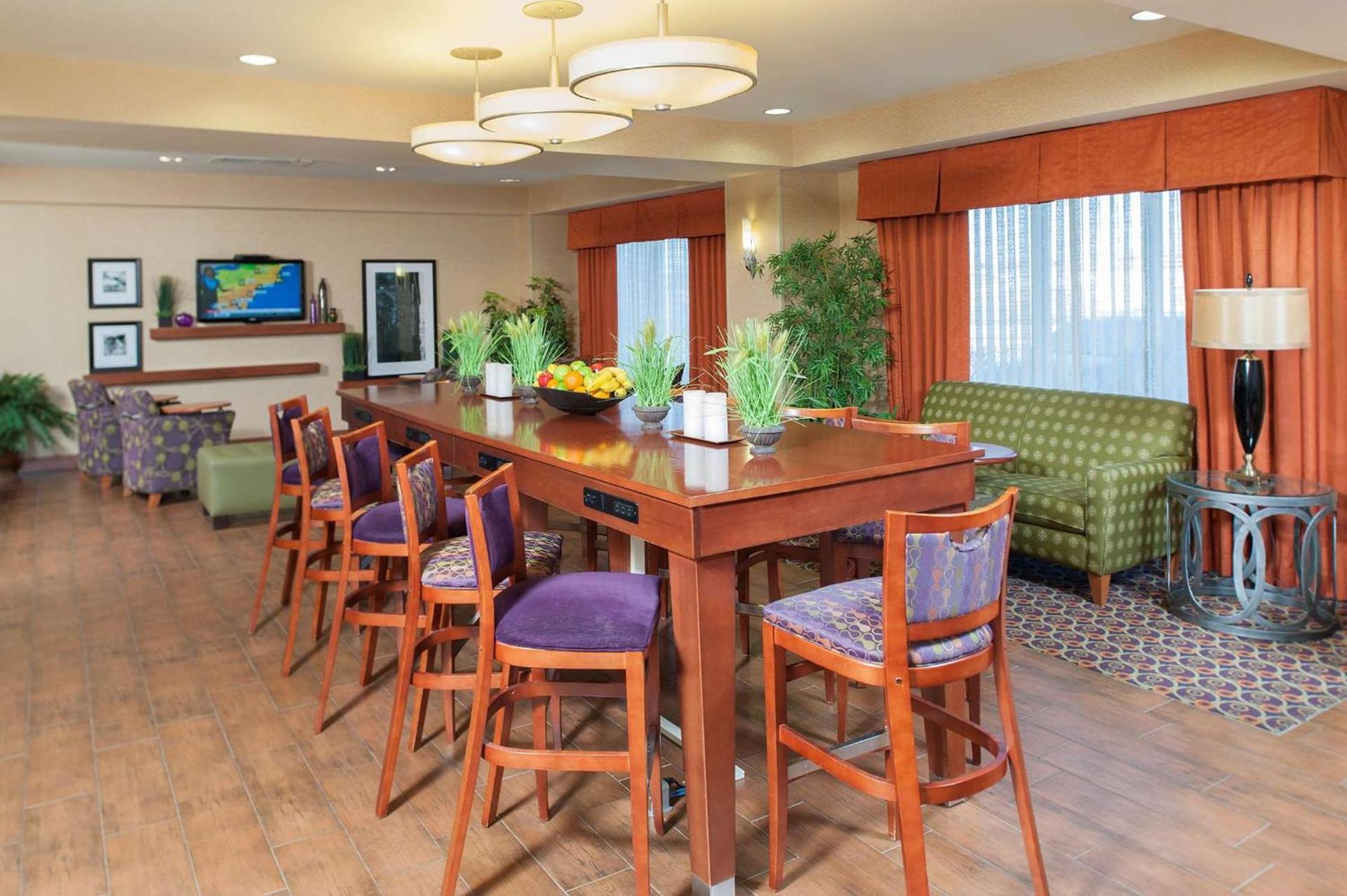 Hampton Inn Macomb photo 7