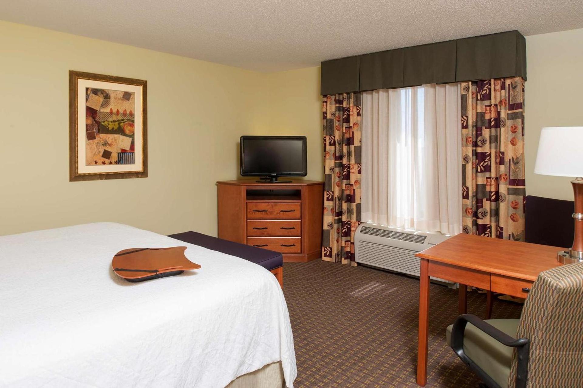 Hampton Inn Macomb photo 38