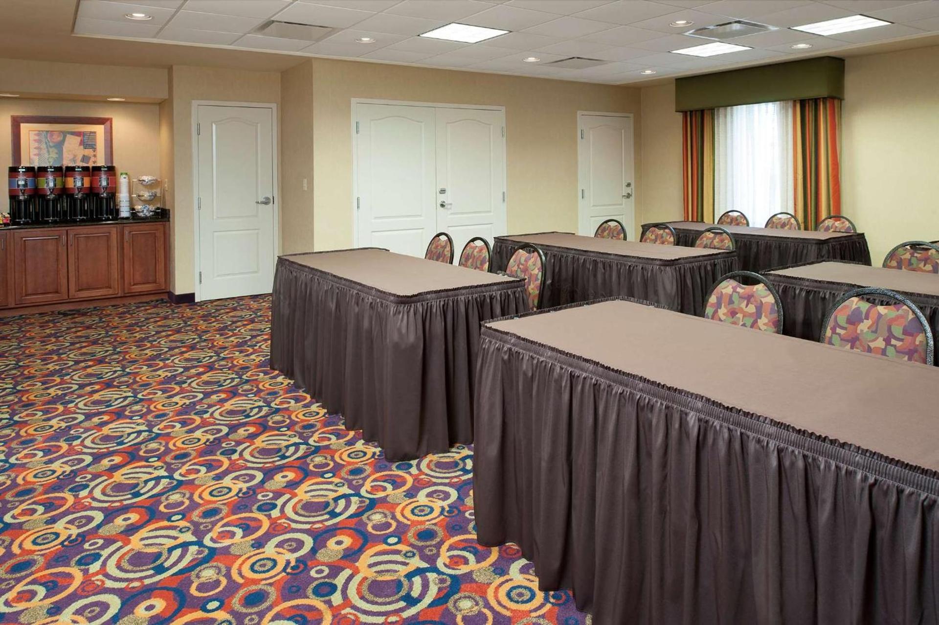 Hampton Inn Macomb photo 45