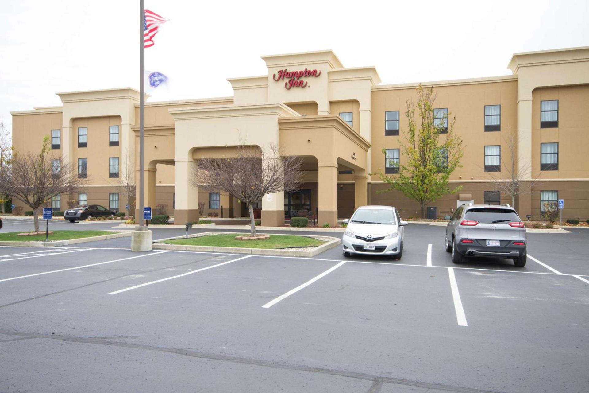 Hampton Inn Marshall photo 2