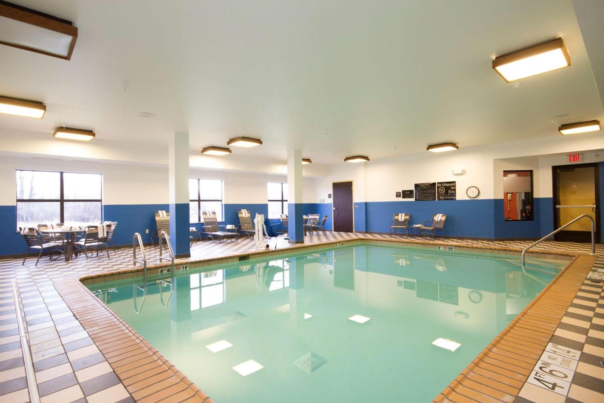 Hampton Inn Marshall photo 7
