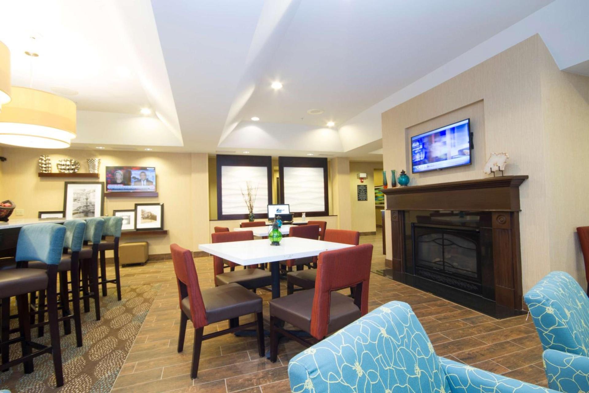 Hampton Inn Marshall photo 11