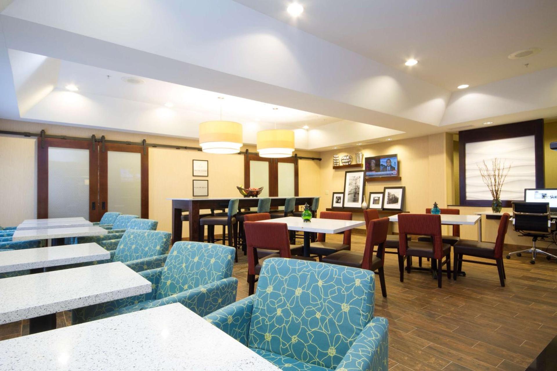 Hampton Inn Marshall photo 12