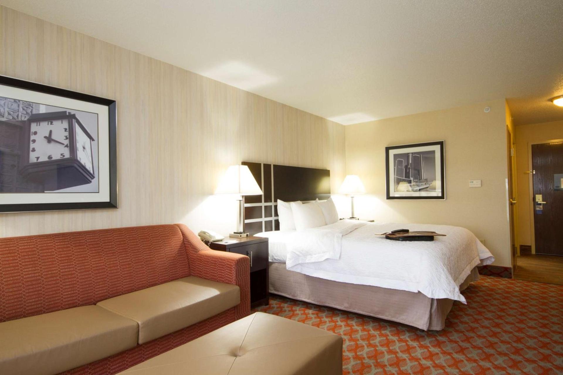 Hampton Inn Marshall photo 18