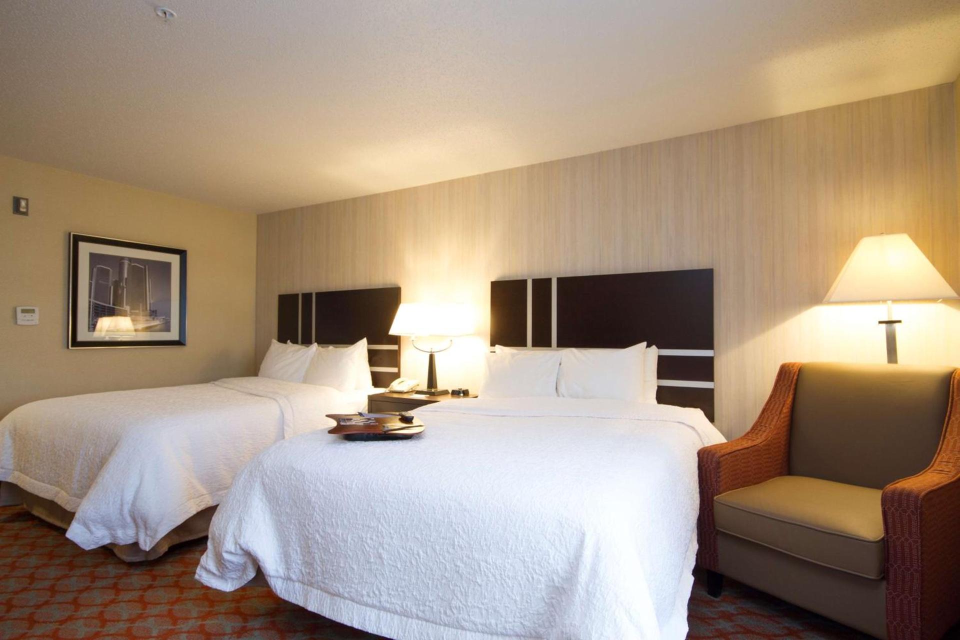 Hampton Inn Marshall photo 26