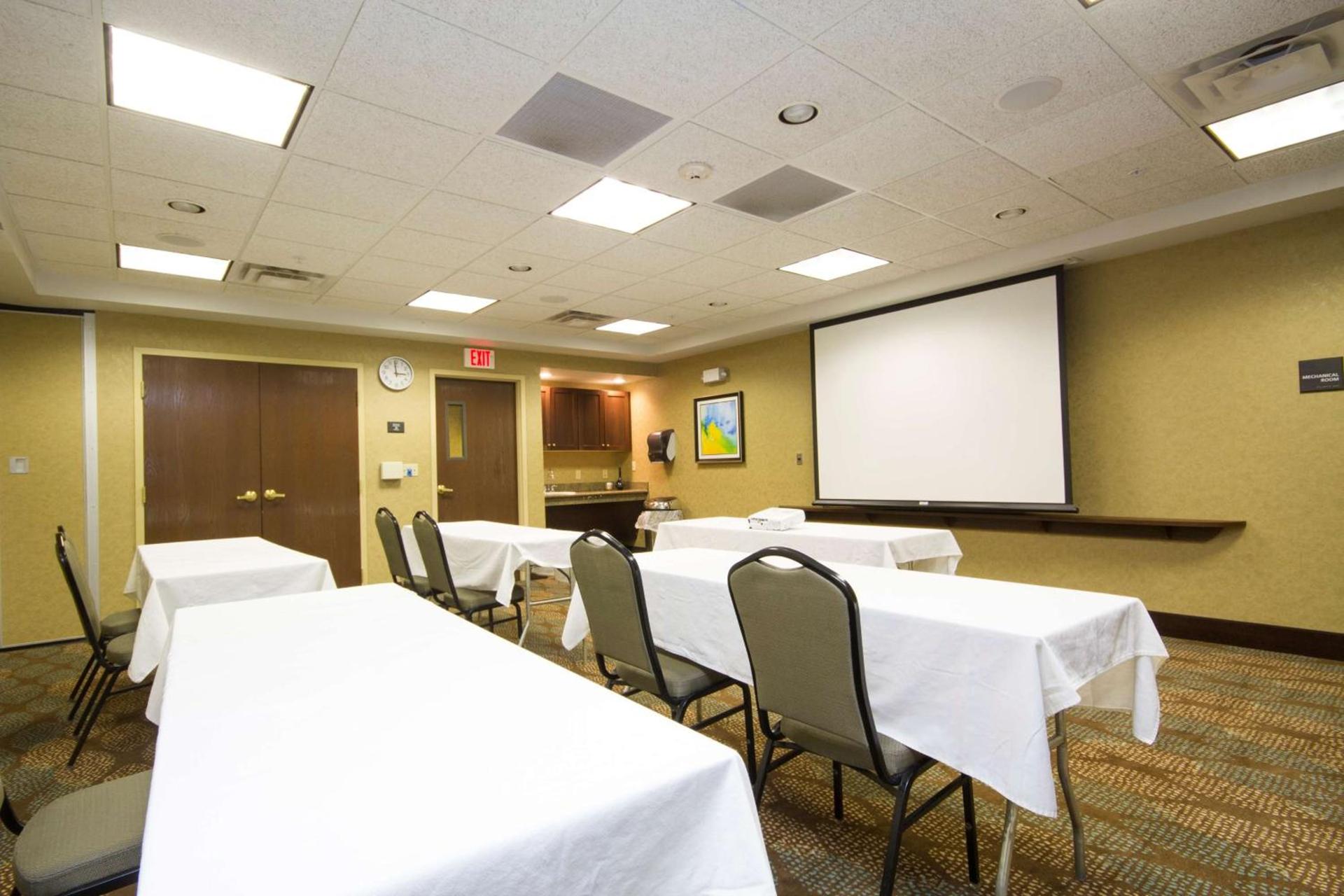 Hampton Inn Marshall photo 30