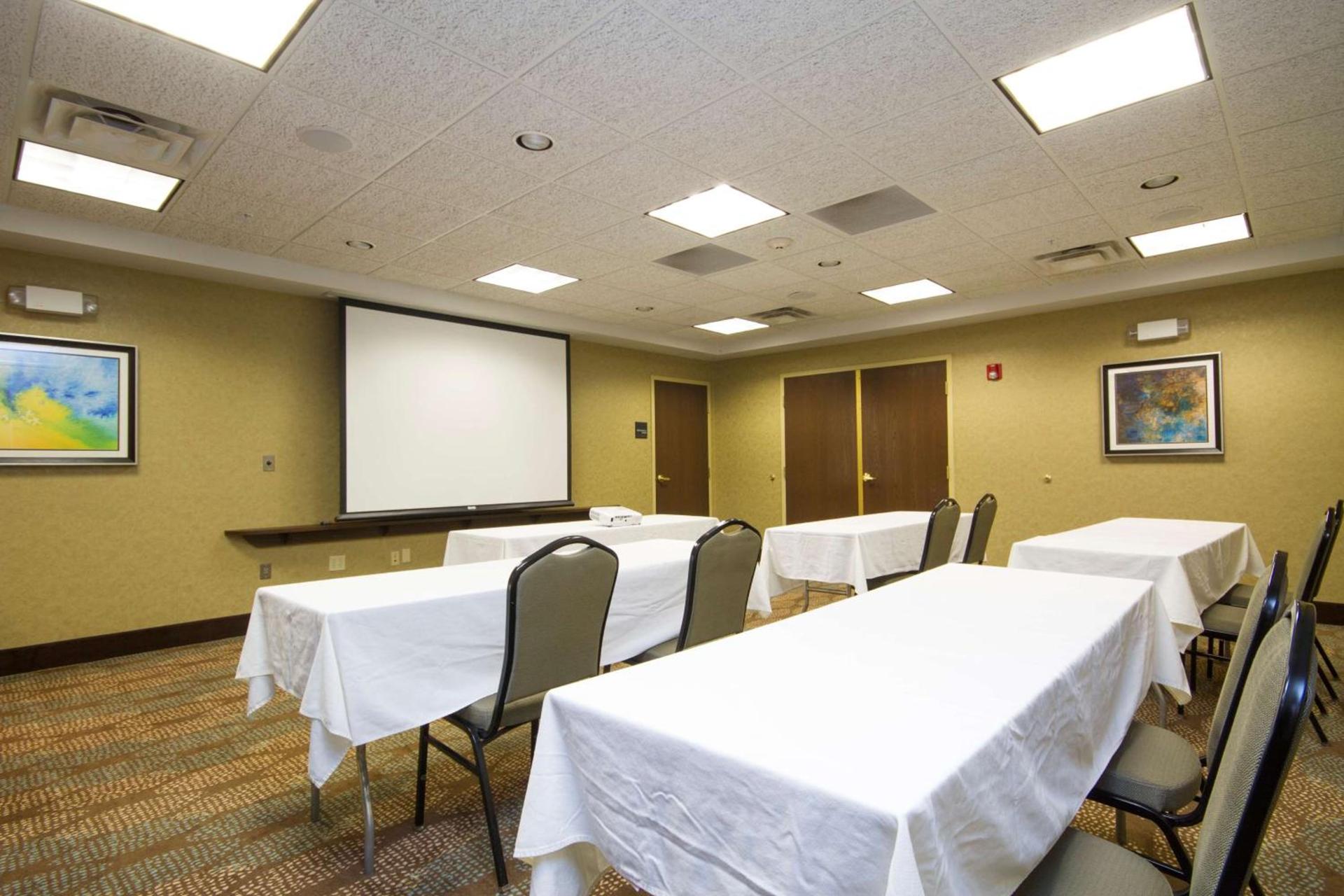 Hampton Inn Marshall photo 29