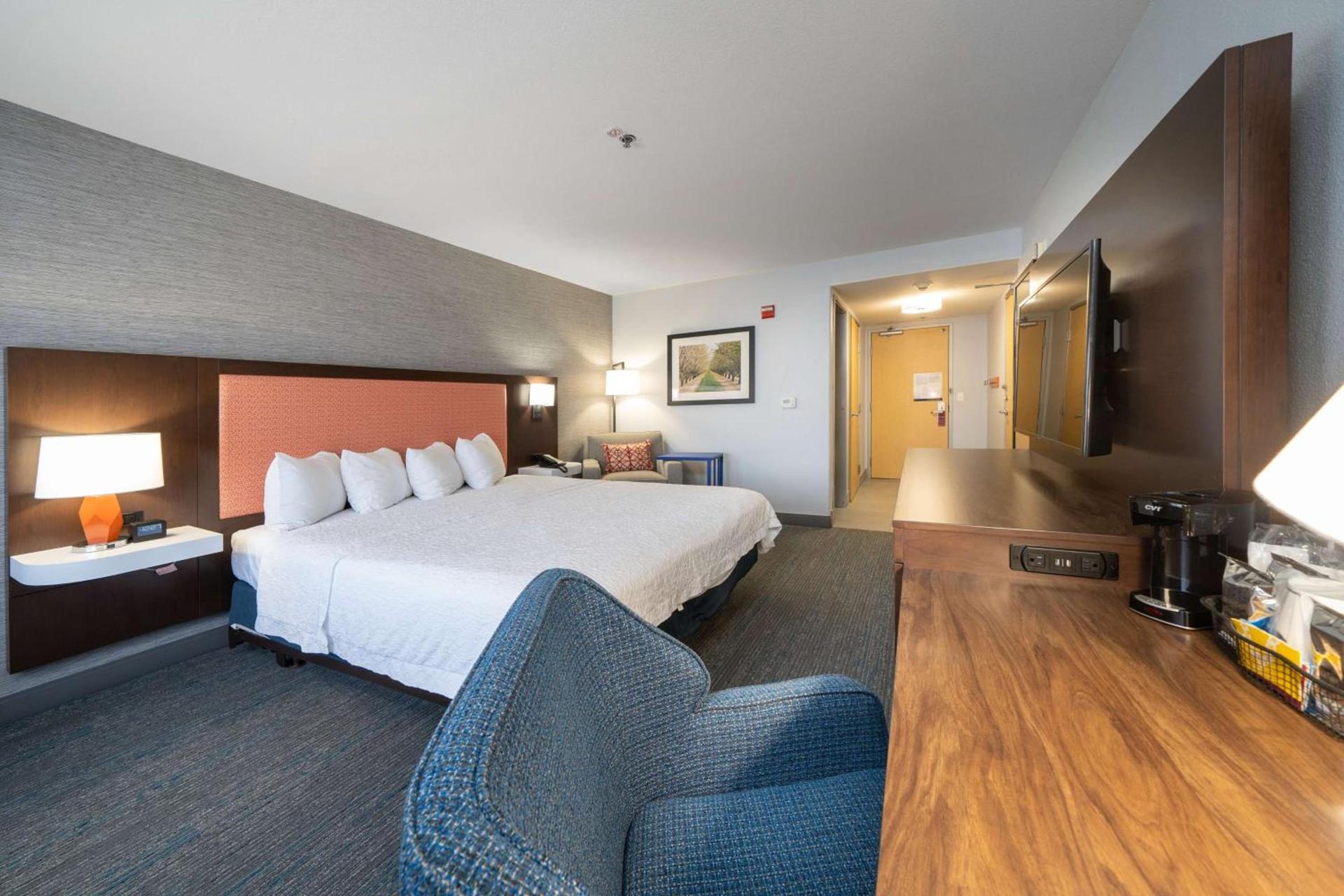 Hampton Inn & Suites Modesto - Salida photo 11