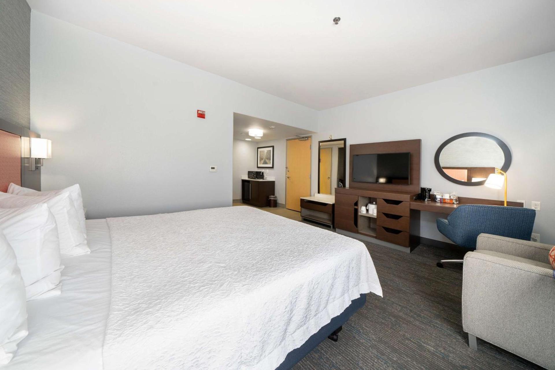 Hampton Inn & Suites Modesto - Salida photo 21