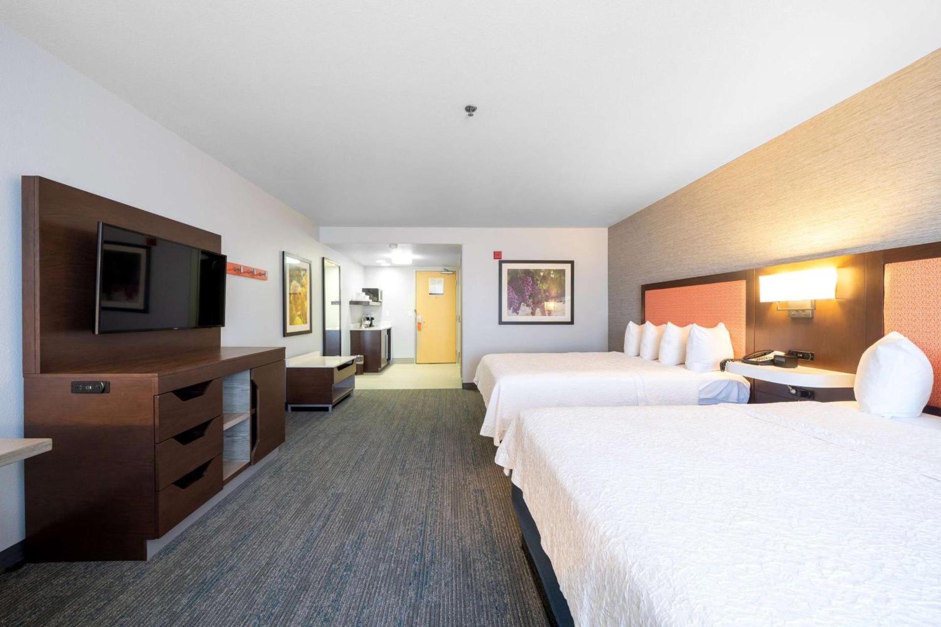Hampton Inn & Suites Modesto - Salida photo 40