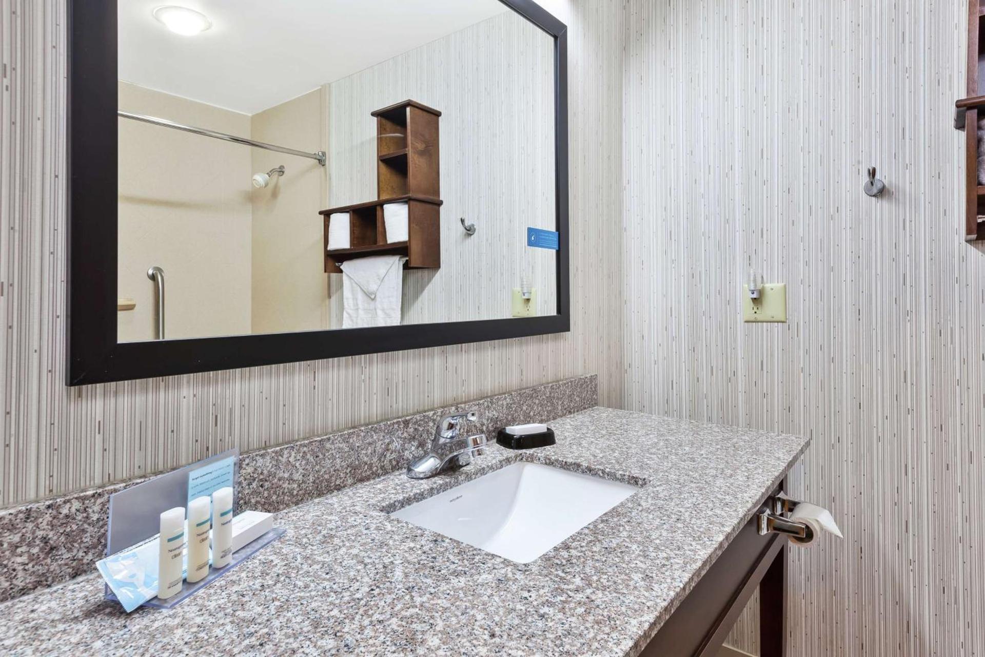 Hampton Inn Monroe photo 13
