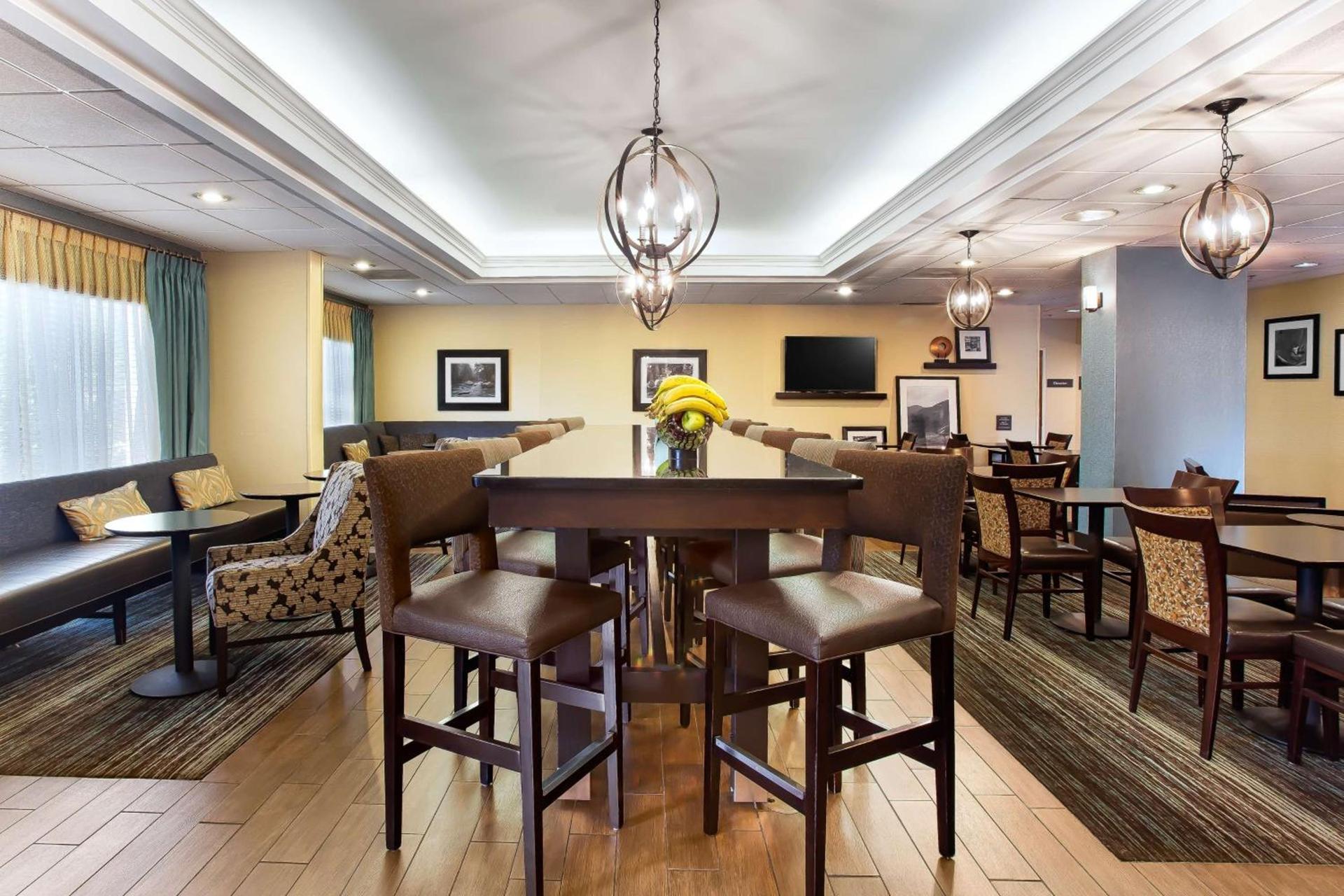 Hampton Inn Morganton photo 3