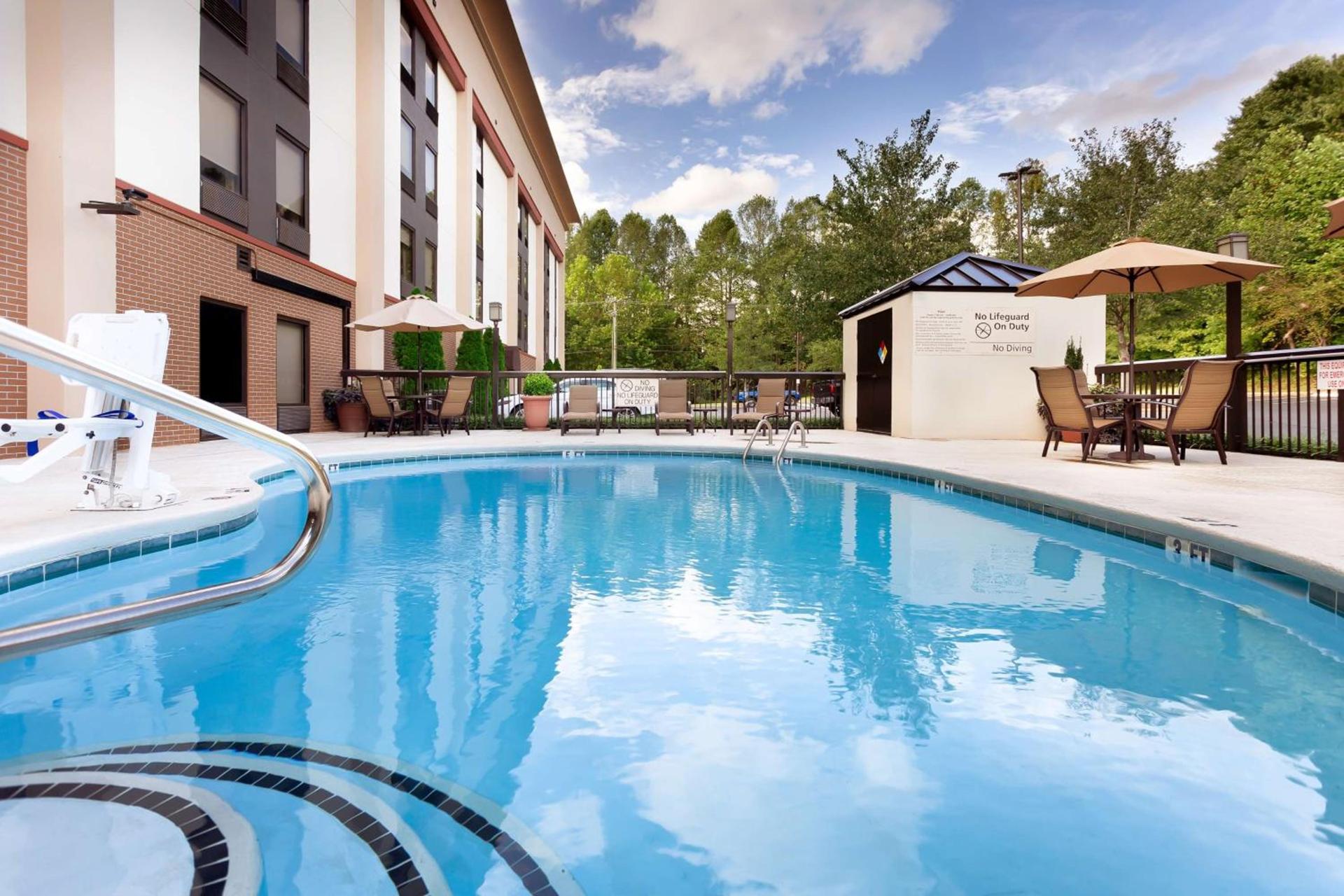 Hampton Inn Morganton photo 5