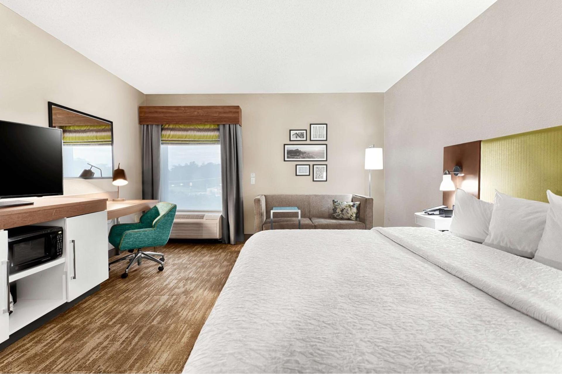 Hampton Inn Morganton photo 10