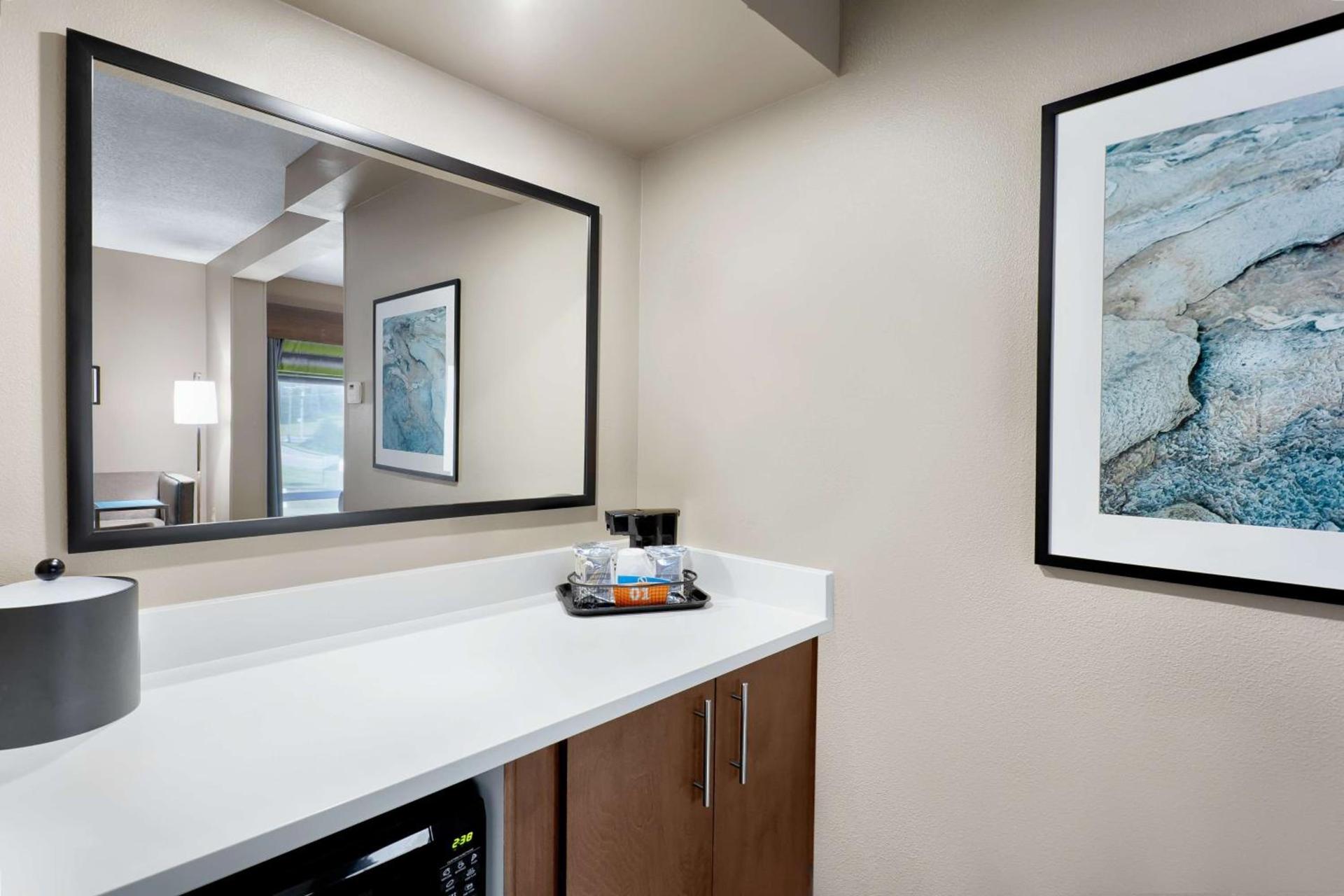 Hampton Inn Morganton photo 13