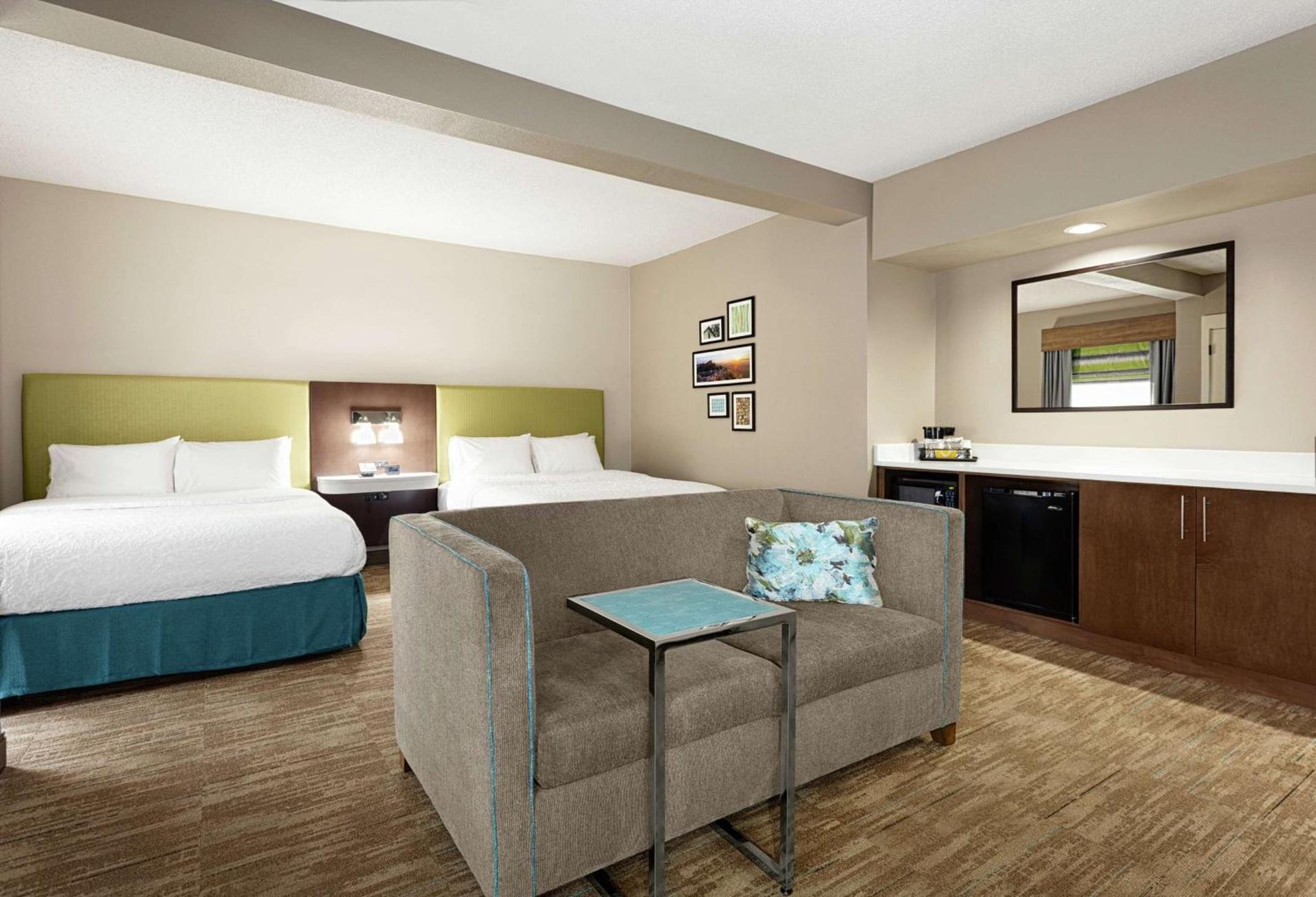 Hampton Inn Morganton photo 21