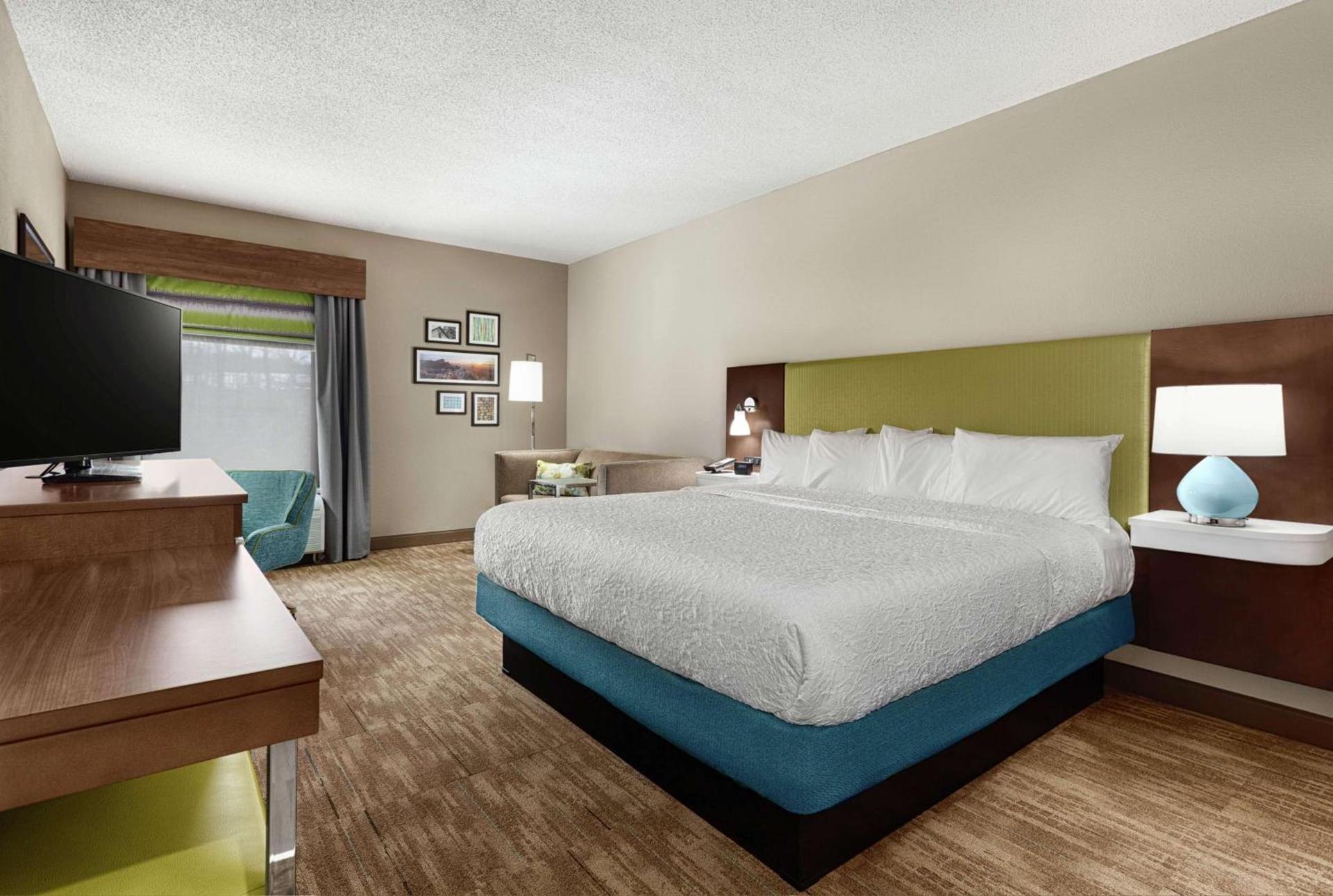 Hampton Inn Morganton photo 22