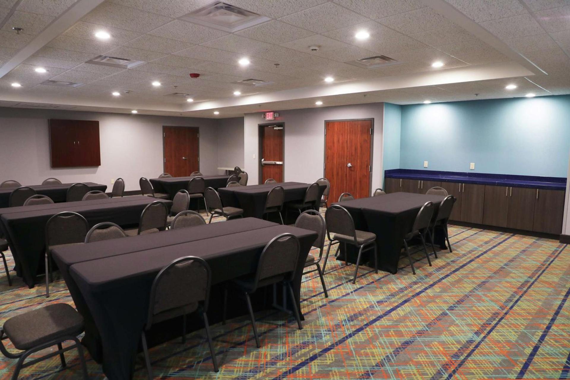 Hampton Inn Muskogee photo 25