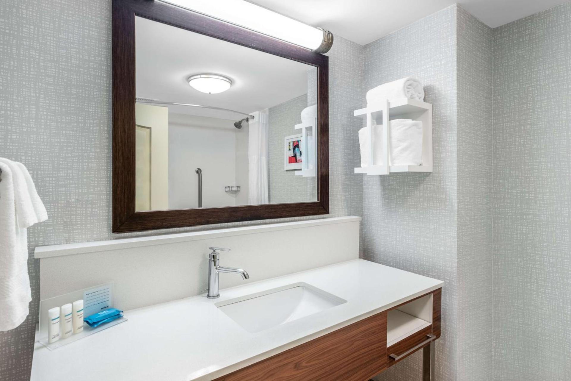 Hampton Inn & Suites Minneapolis St. Paul Airport - Mall of America photo 23