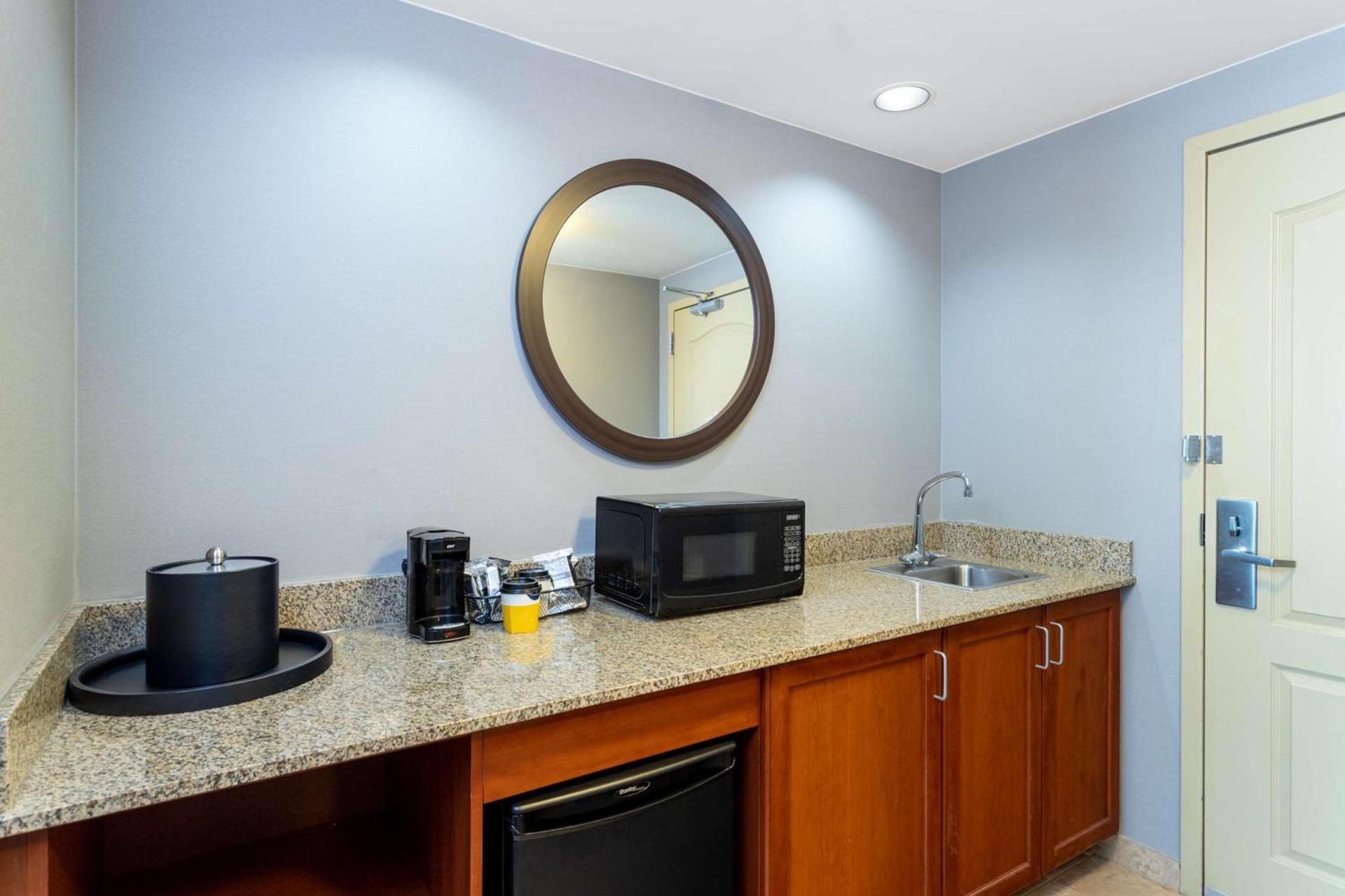 Hampton Inn & Suites Minneapolis St. Paul Airport - Mall of America photo 26