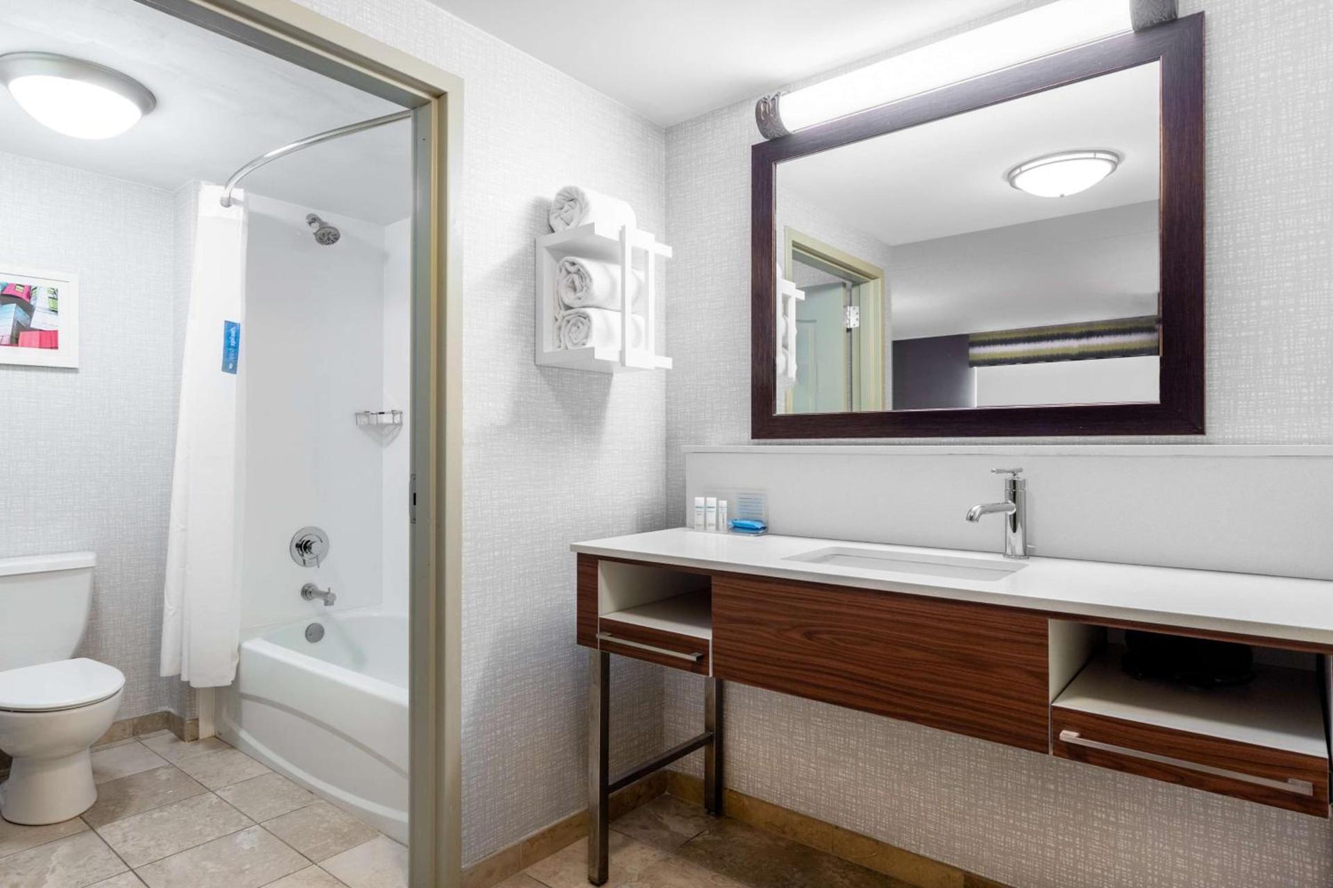 Hampton Inn & Suites Minneapolis St. Paul Airport - Mall of America photo 28