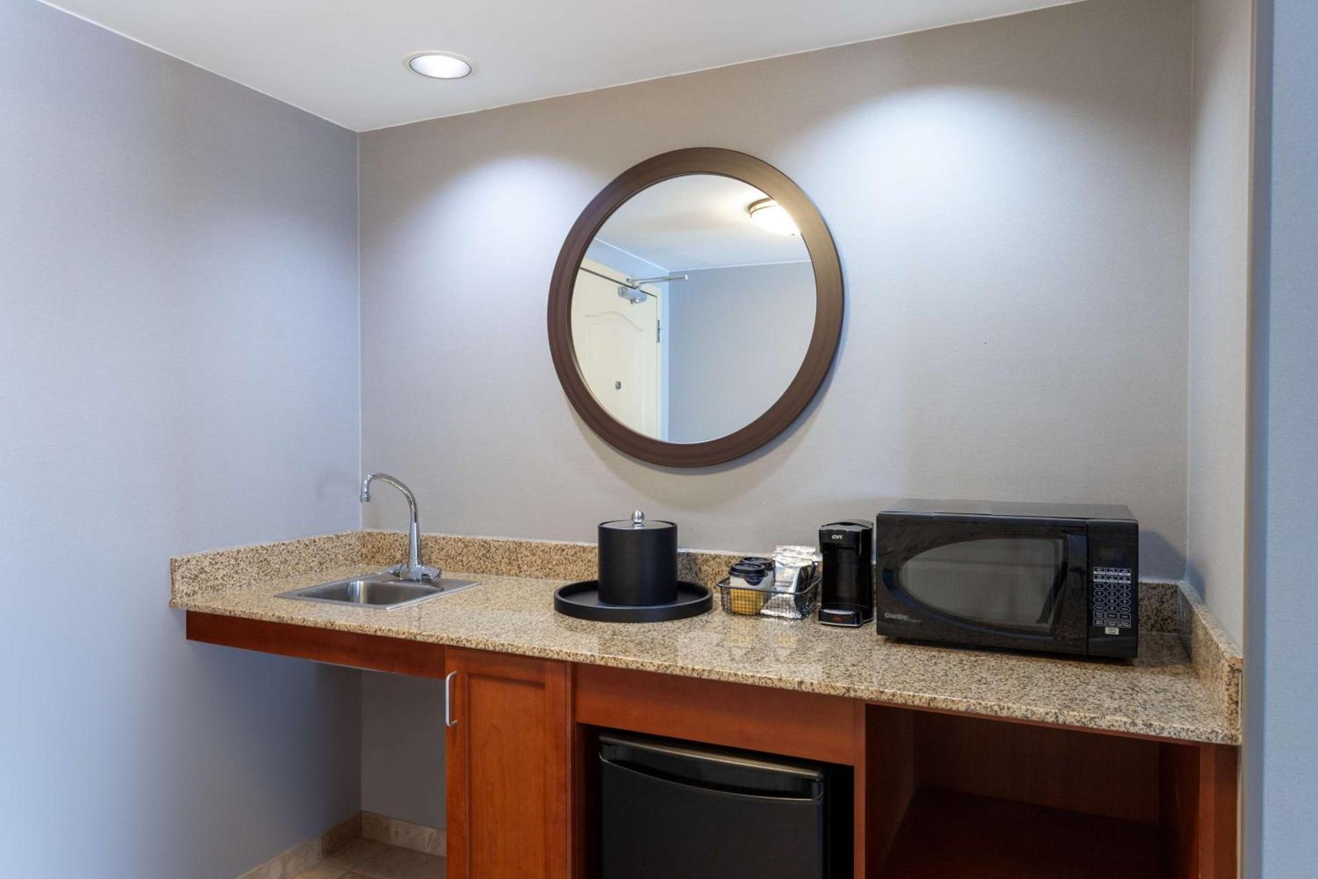 Hampton Inn & Suites Minneapolis St. Paul Airport - Mall of America photo 32