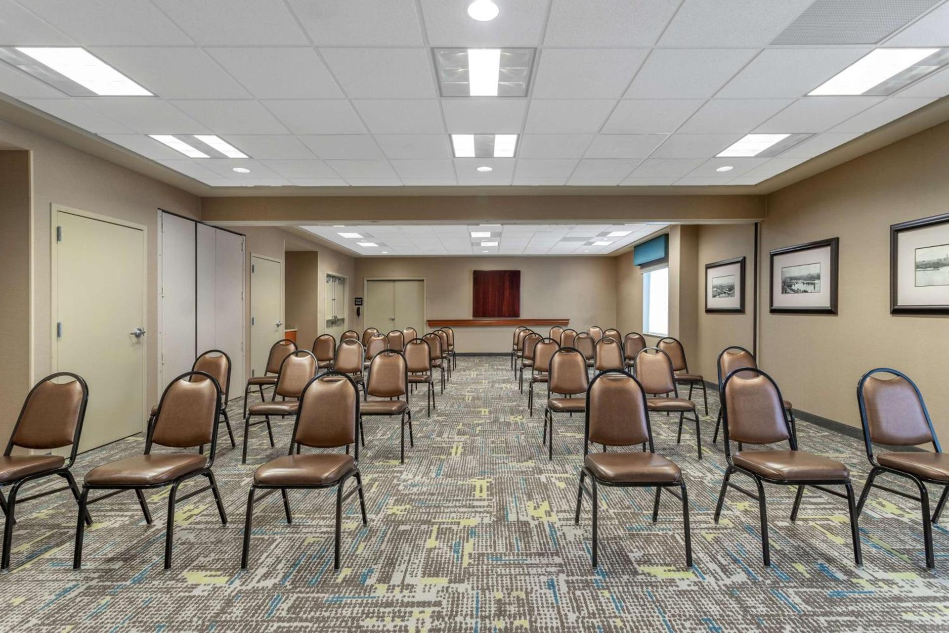 Hampton Inn & Suites Minneapolis St. Paul Airport - Mall of America photo 39
