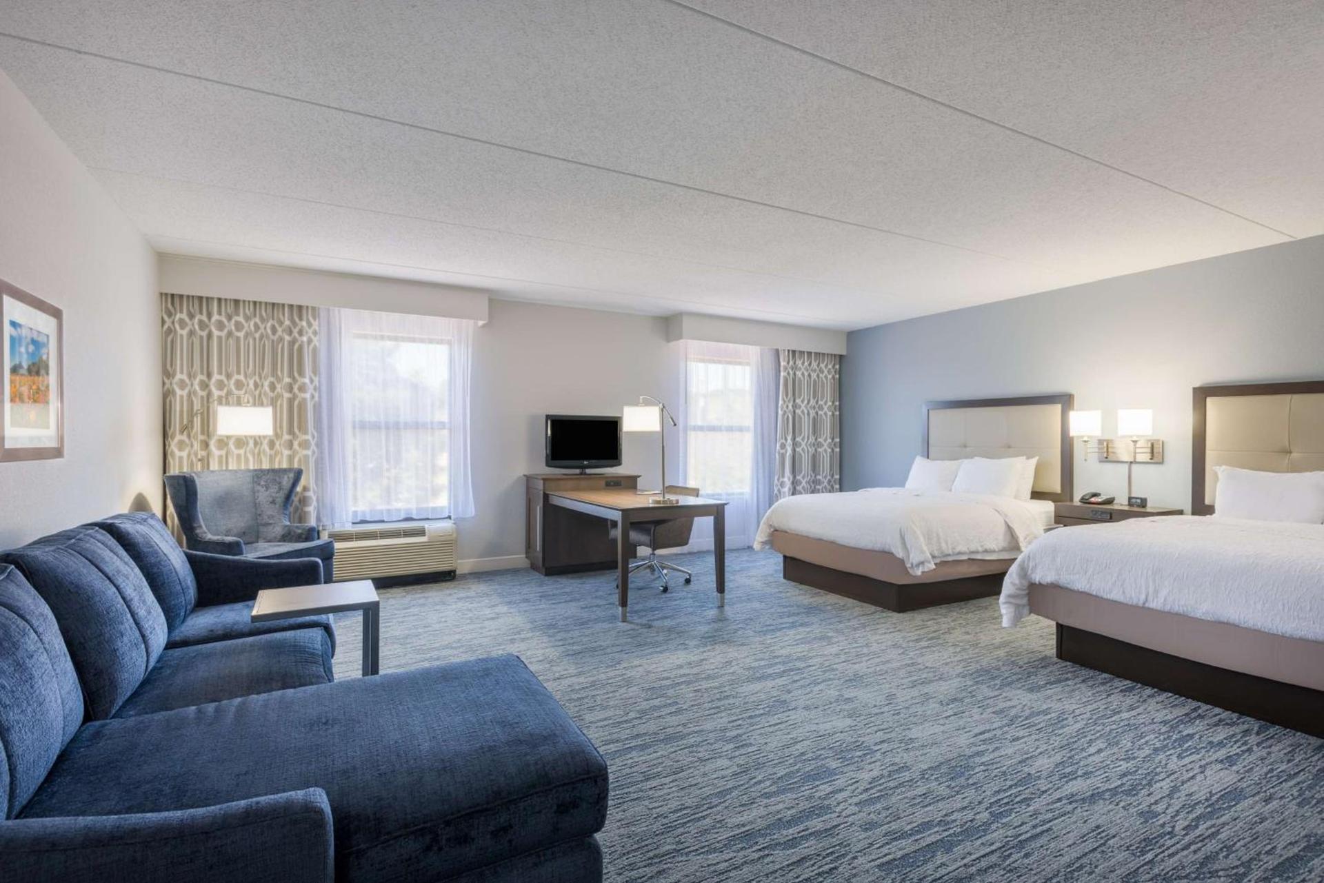 Hampton Inn Mount Airy photo 33