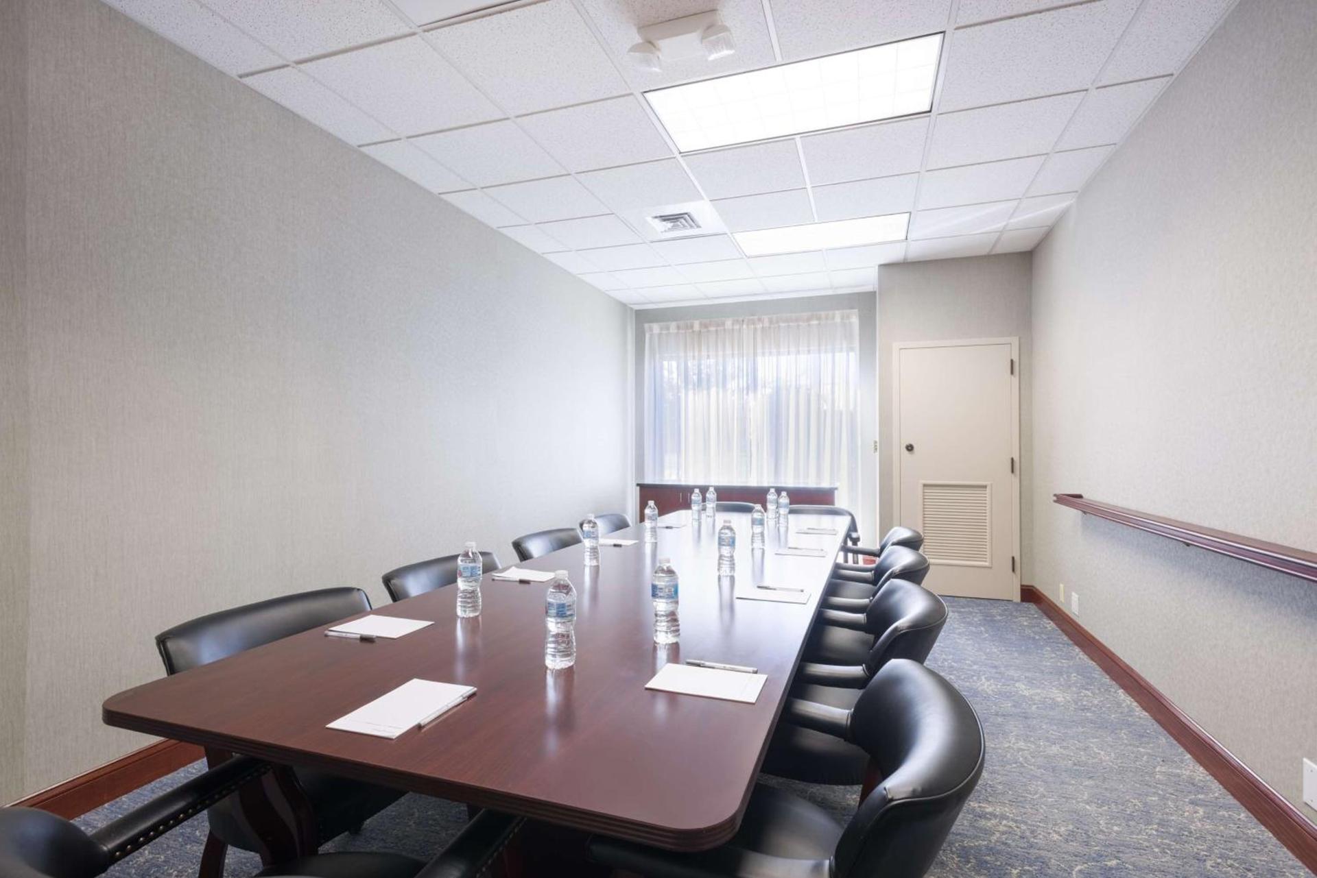 Hampton Inn Mount Airy photo 40