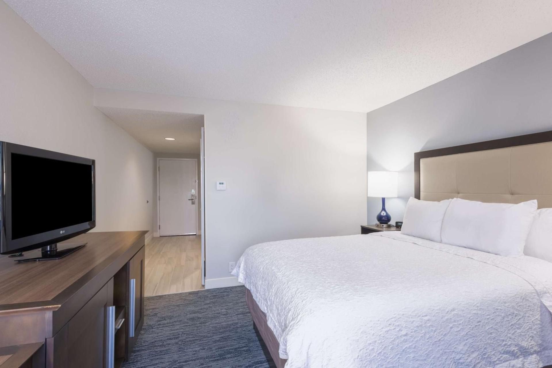 Hampton Inn Mount Airy photo 41