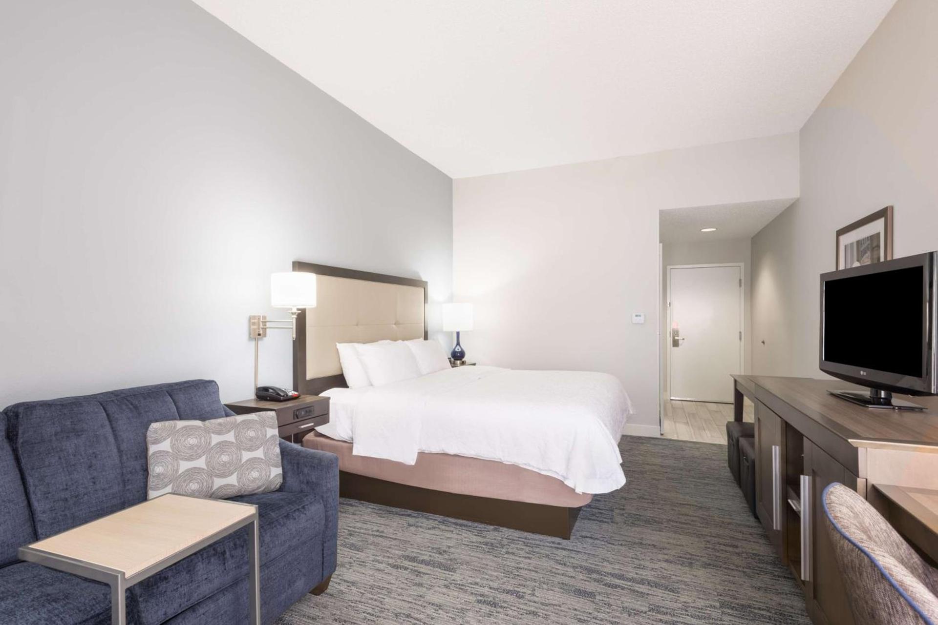 Hampton Inn Mount Airy photo 42
