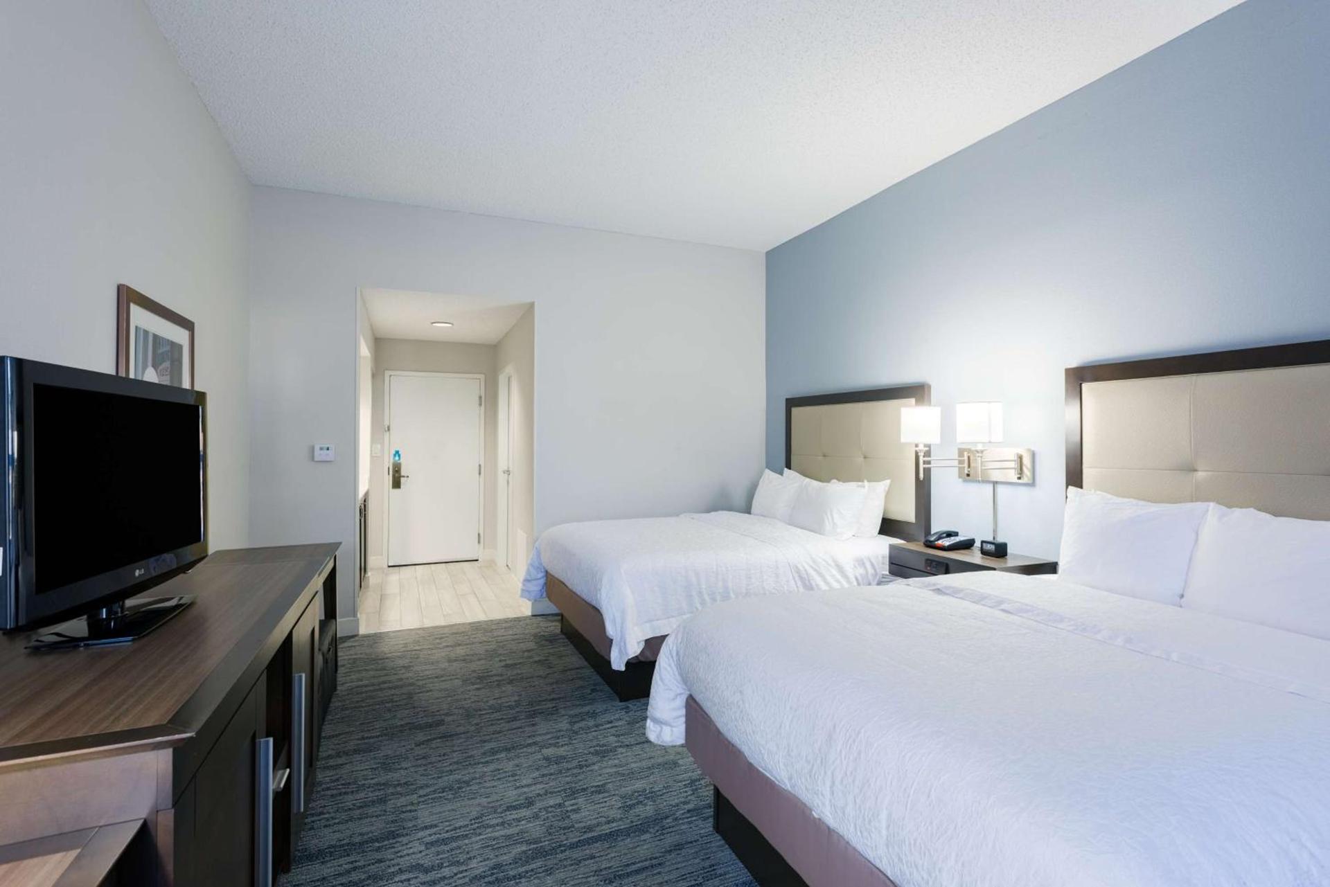 Hampton Inn Mount Airy photo 44