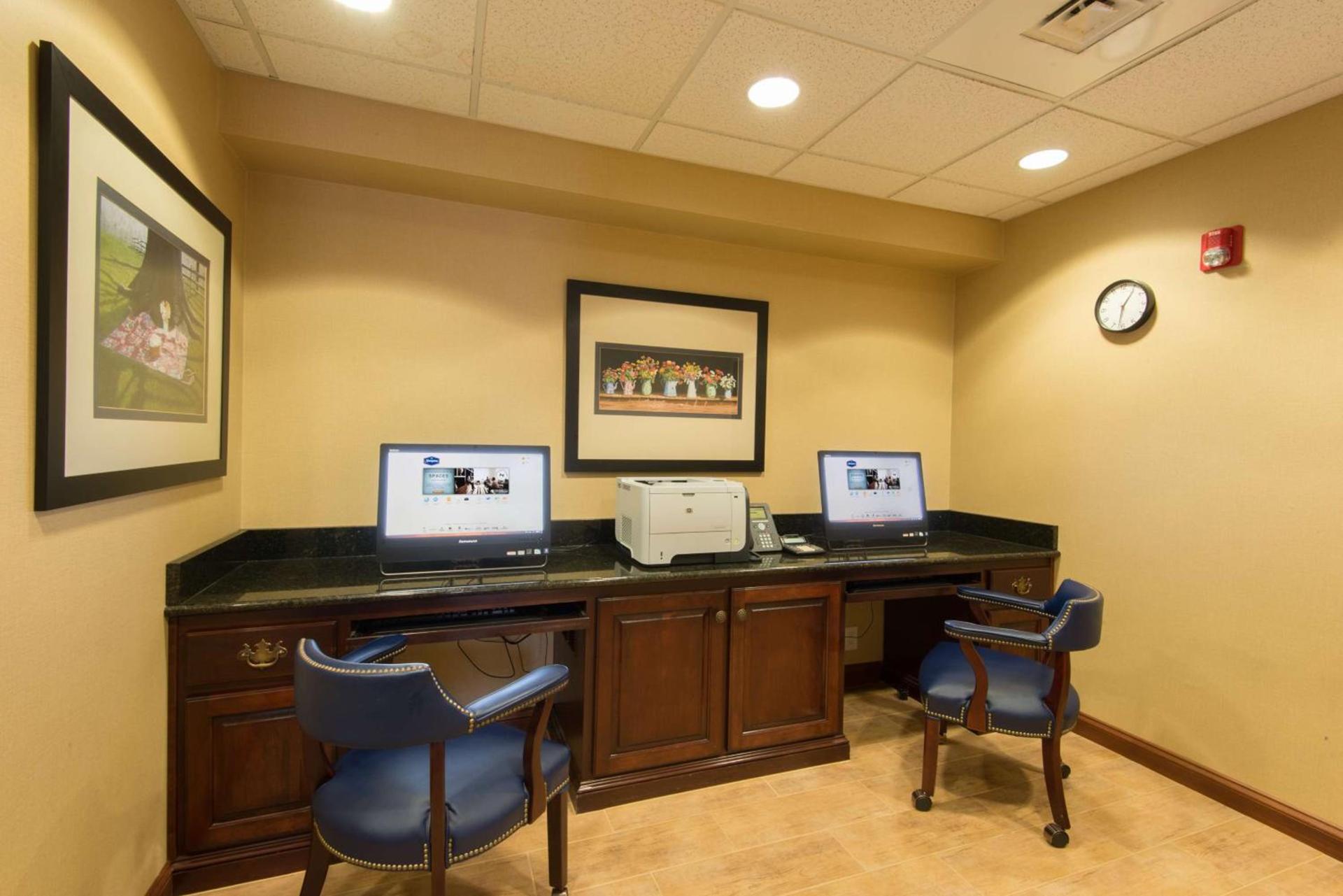 Hampton Inn Mount Airy photo 49