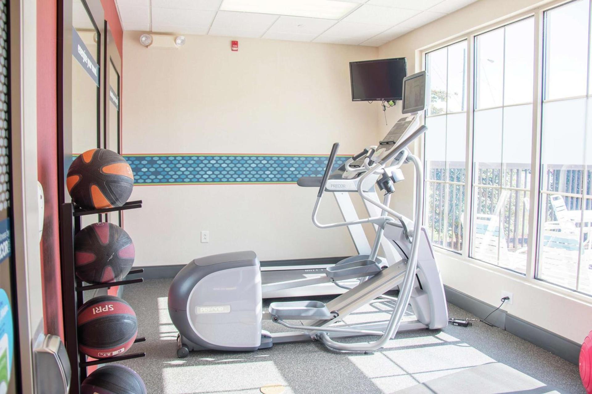 Hampton Inn Murphy photo 9