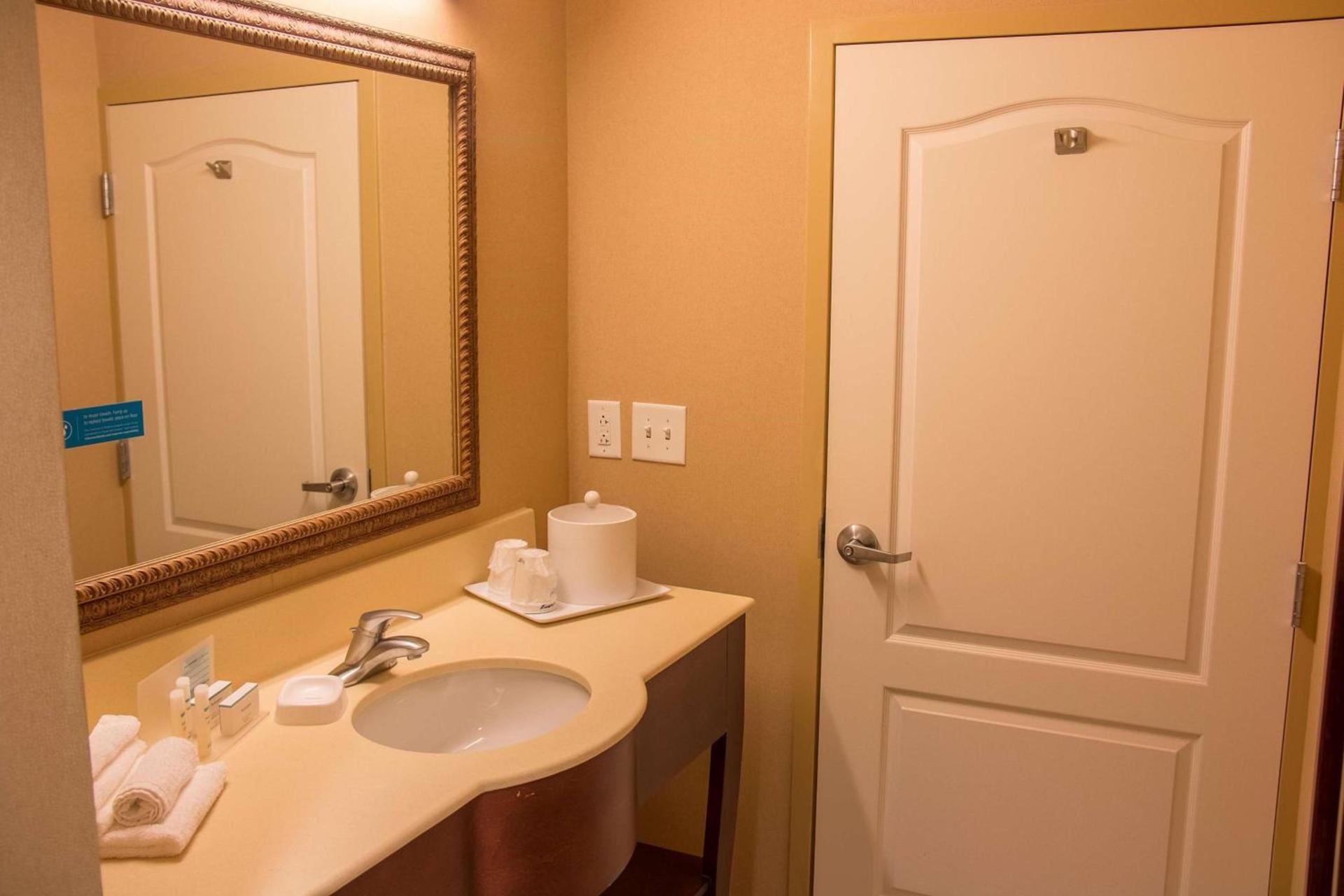 Hampton Inn Murphy photo 26