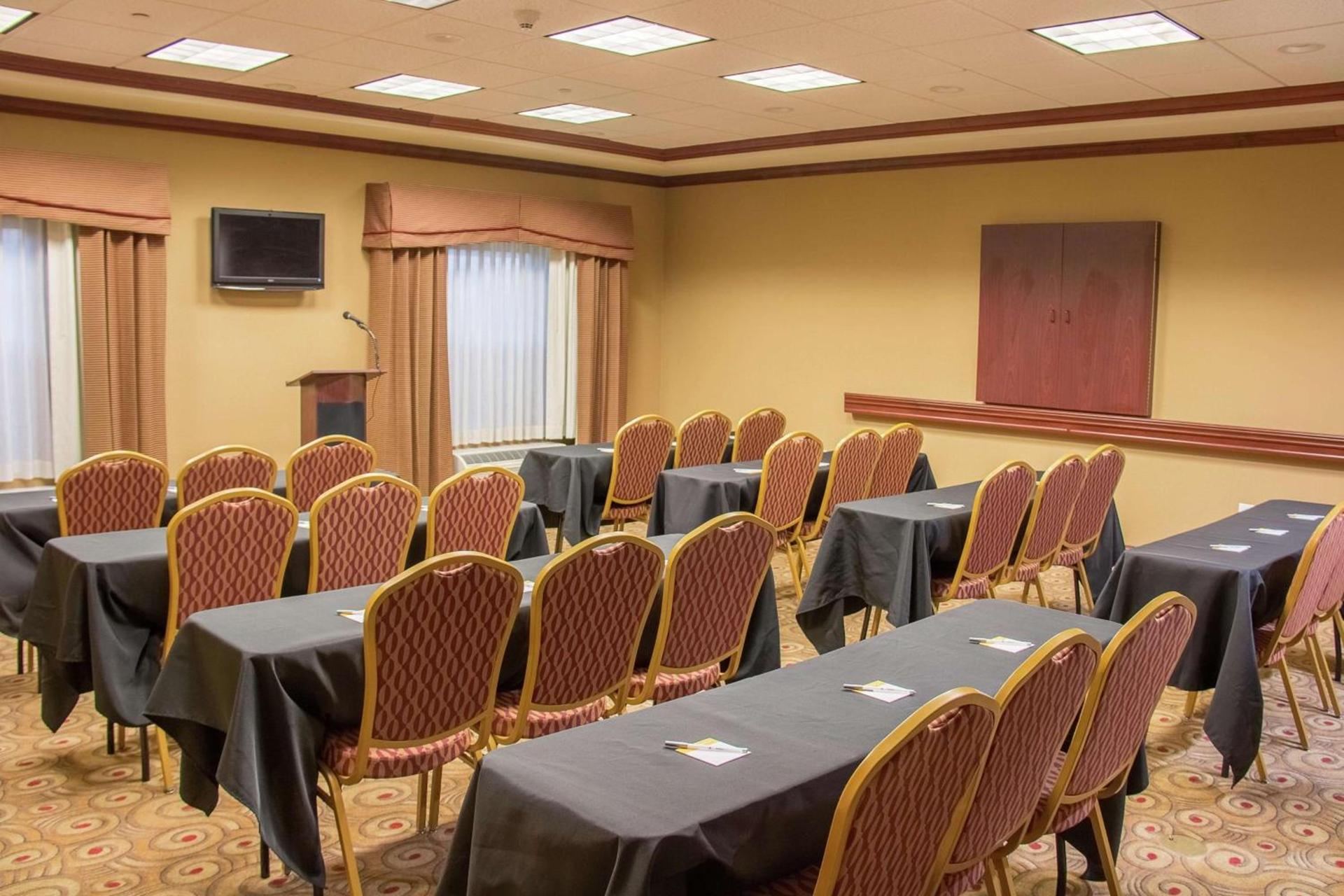 Hampton Inn Murphy photo 36