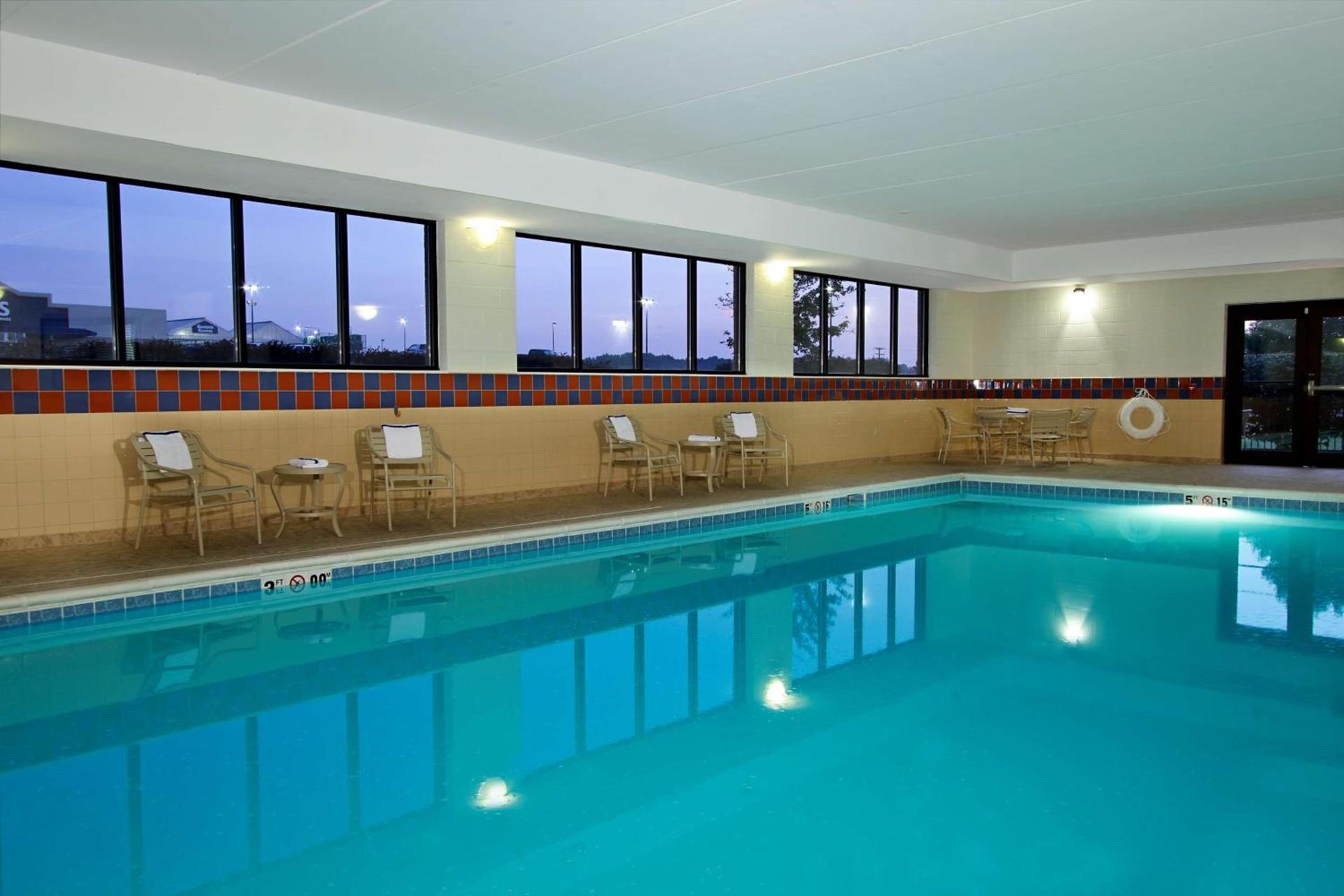 Hampton Inn & Suites Madisonville photo 14