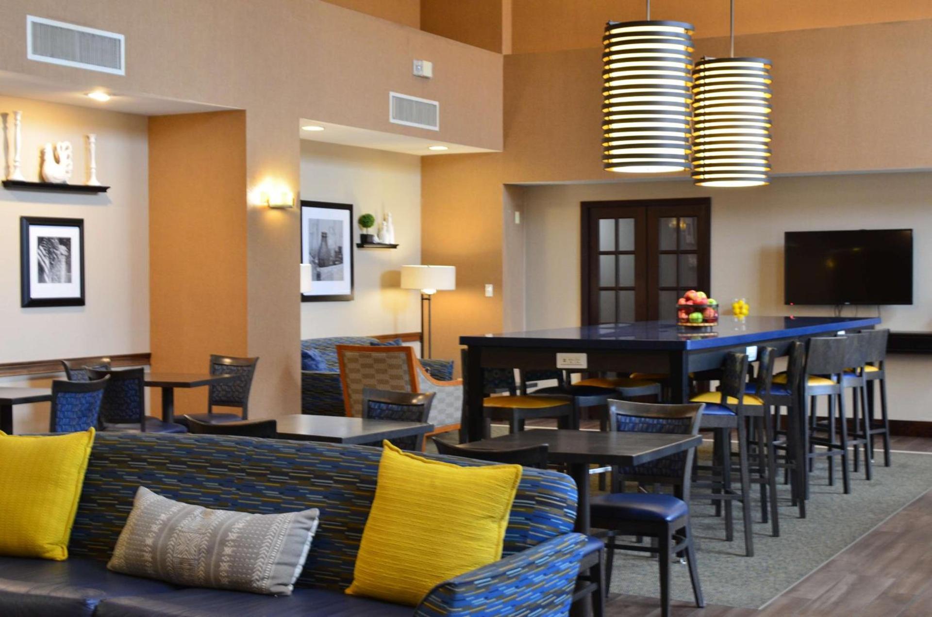 Hampton Inn & Suites Madisonville photo 11