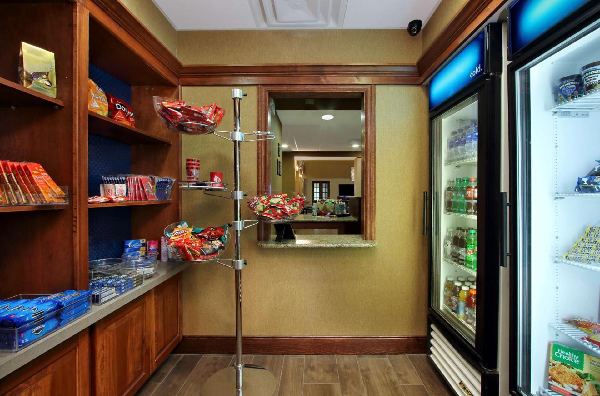 Hampton Inn & Suites Madisonville photo 15