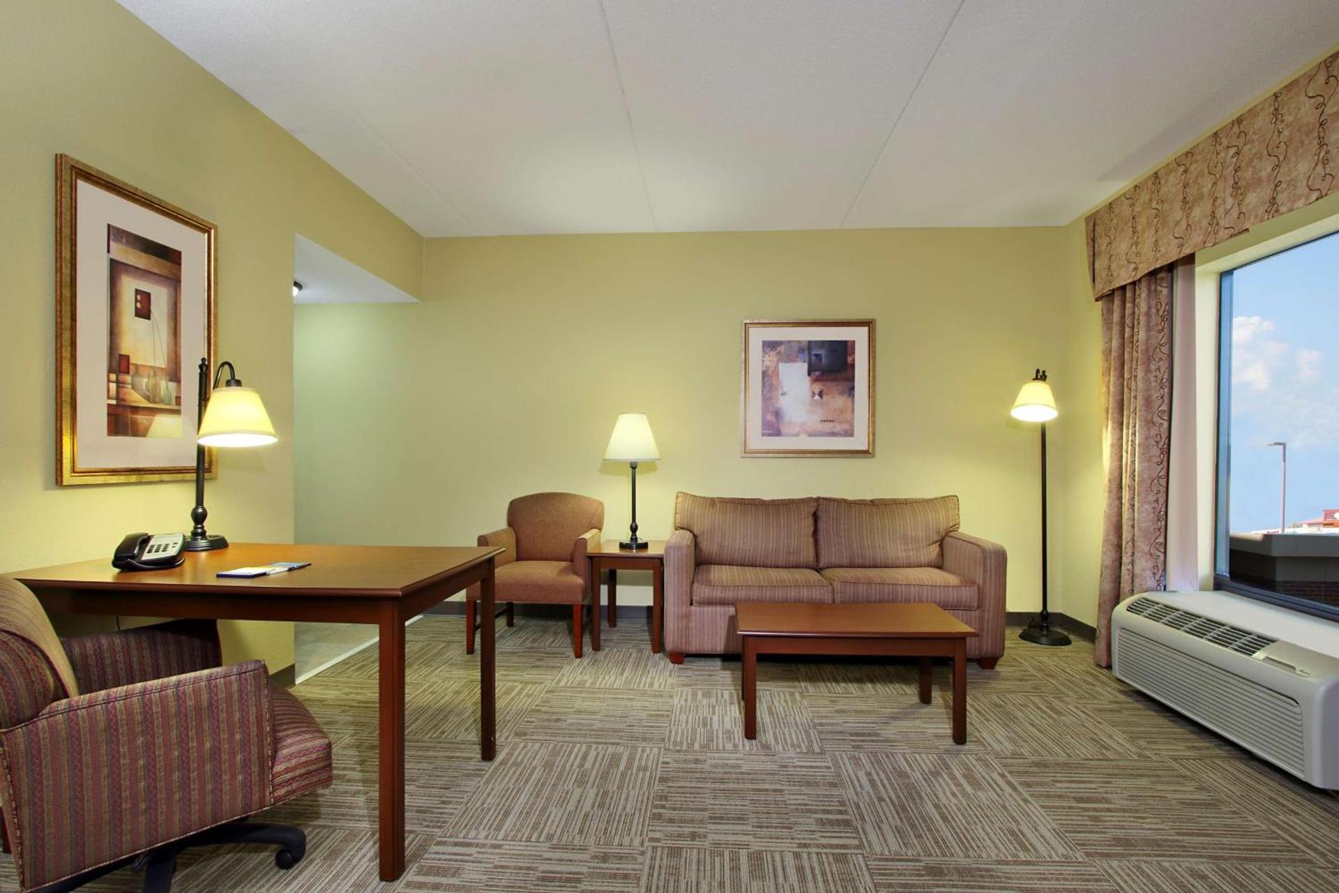 Hampton Inn & Suites Madisonville photo 17